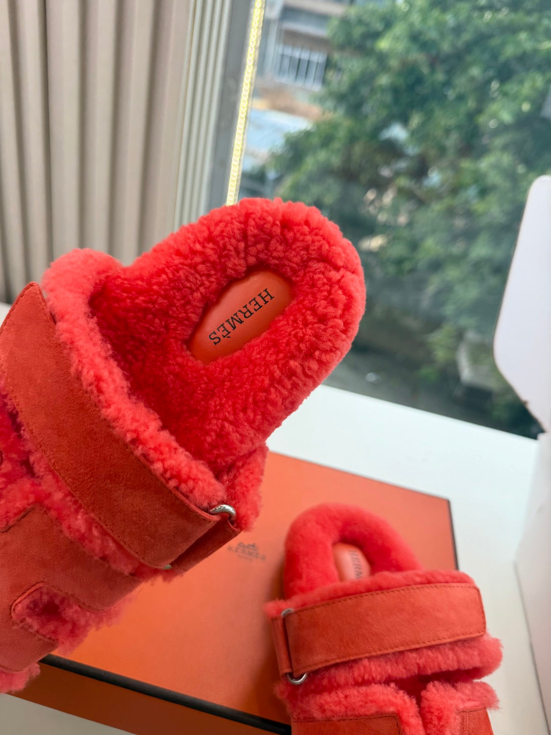 HM 26S SANDAL IN ORANGE RED WOOL AND SUEDE