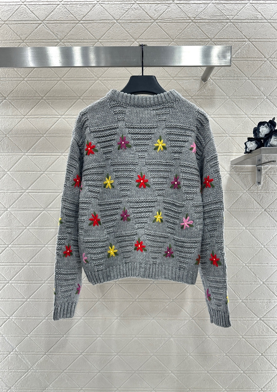 MIUMIU SWEATER STYLE 822