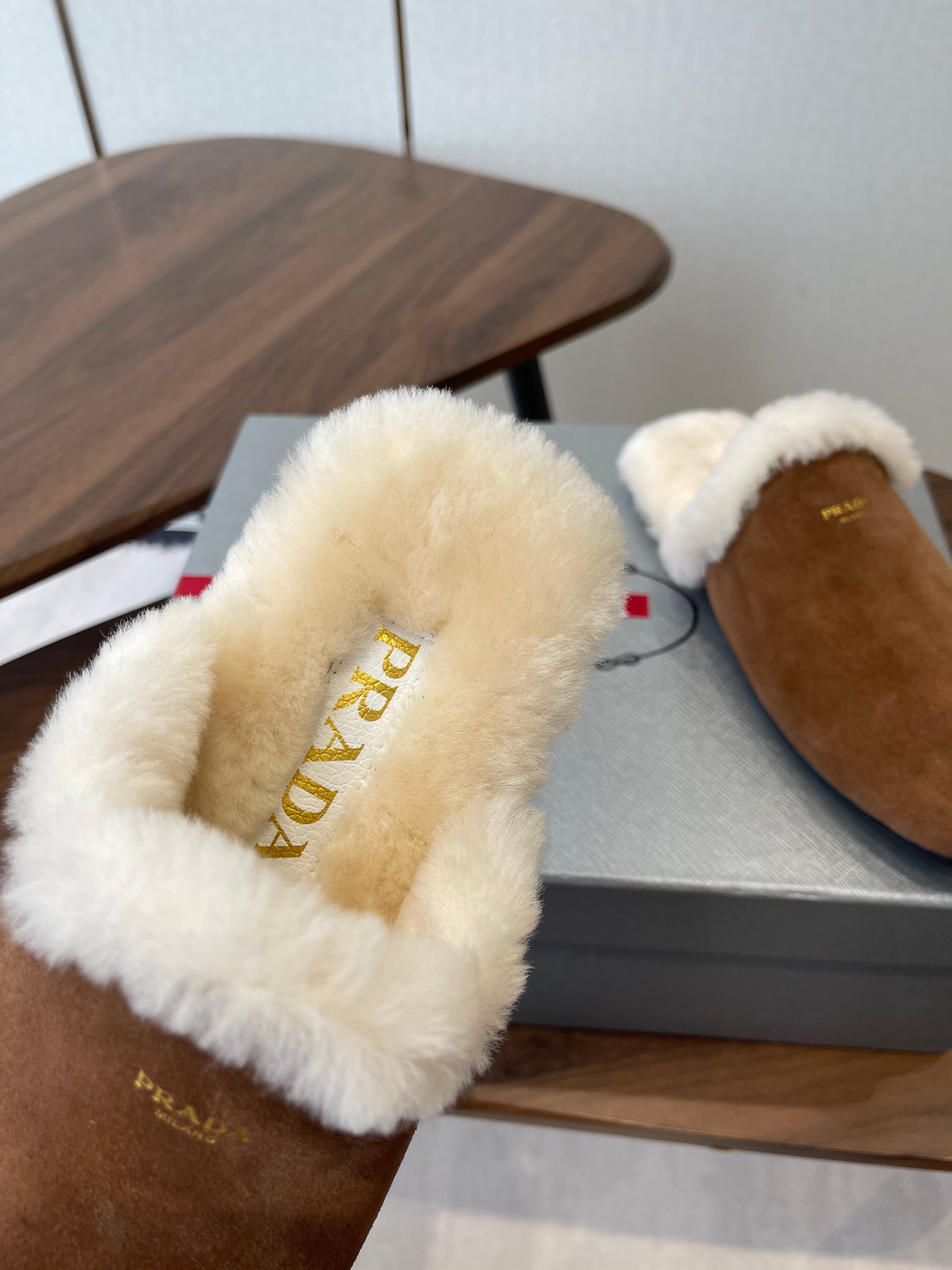 PRADA 25S CLOGS IN BROWN SUEDE FUR-LINED