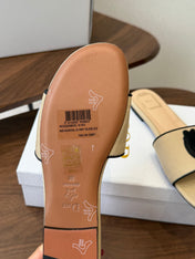 DIOR 26S D-BADGE FLAT SLIDE SANDALS IN BEIGE CANVAS AND BLACK CALFSKIN