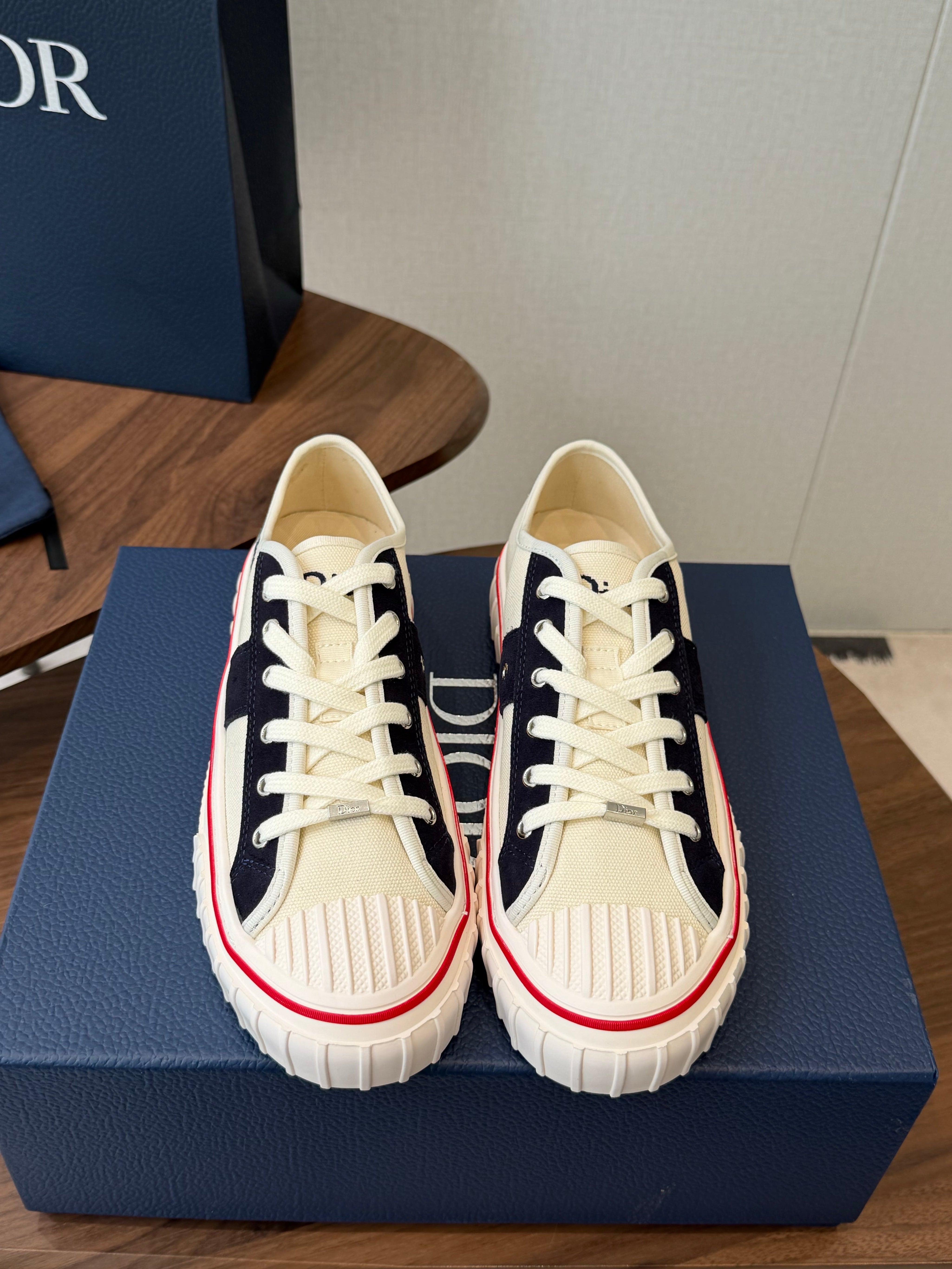 DIOR 26S LOW-TOP SNEAKERS 30MM IN IVORY WHITE AND NAVY BLUE CANVAS