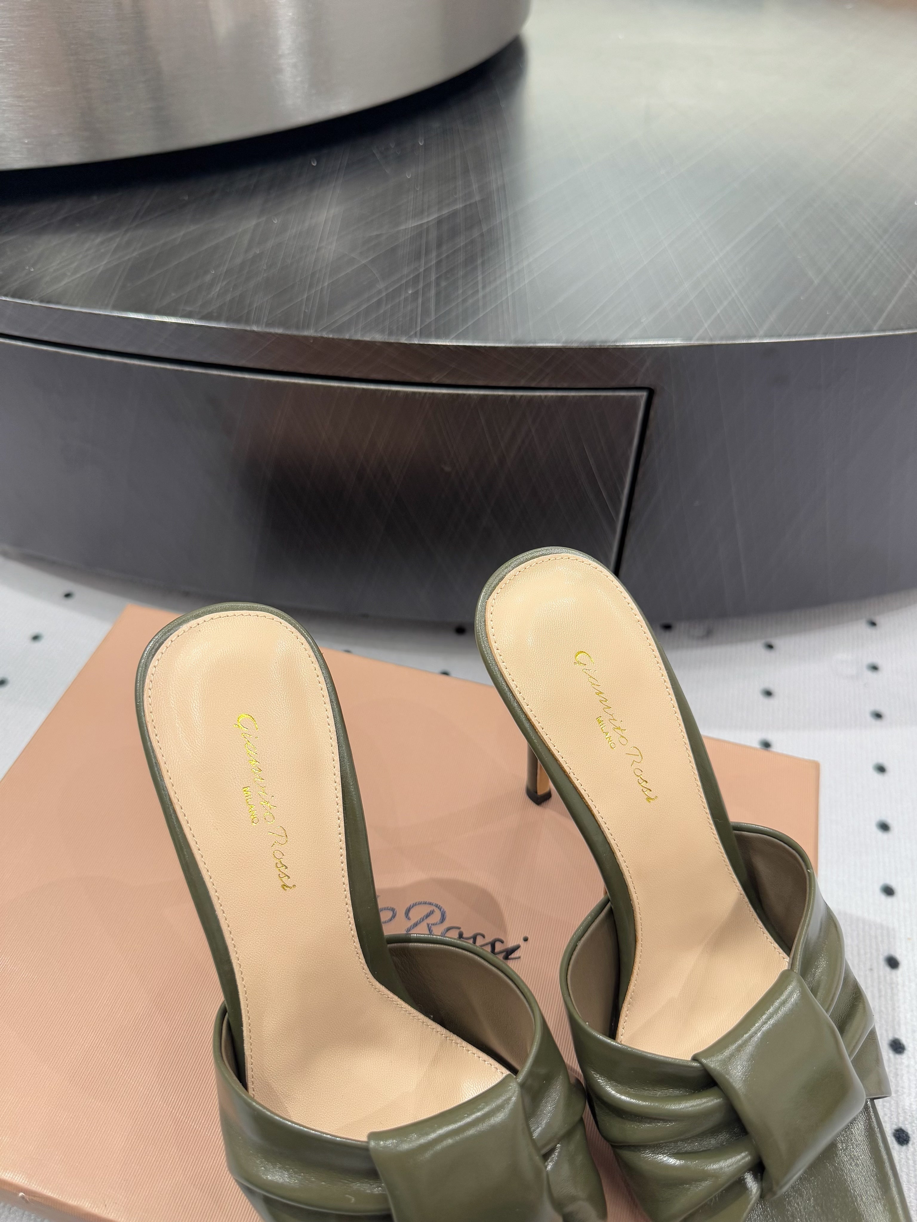GIANVITO ROSSI 26S KNOTTED STRAP SANDALS 105 MM IN MOSS GREEN LAMBSKIN