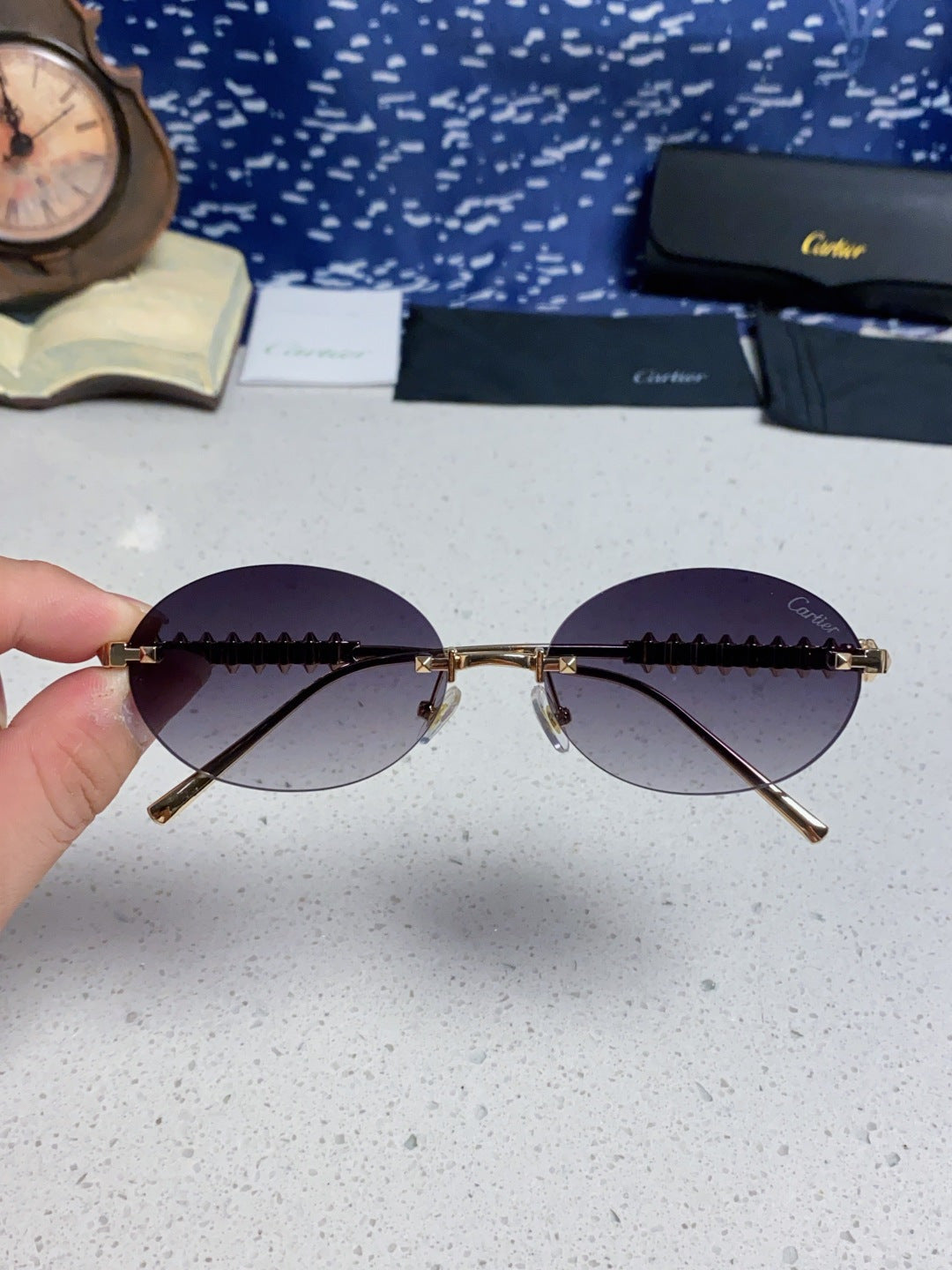 CARTIER 26S OVAL FRAME IN METAL 434043