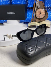 CHANEL 26S SLIM OVAL FRAME IN BLACK ACETATE 404789