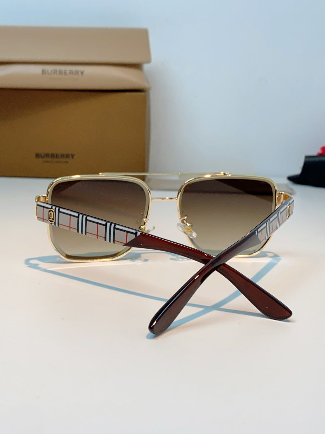 BURBERRY 26S RECTANGULAR FRAME IN METAL 419057