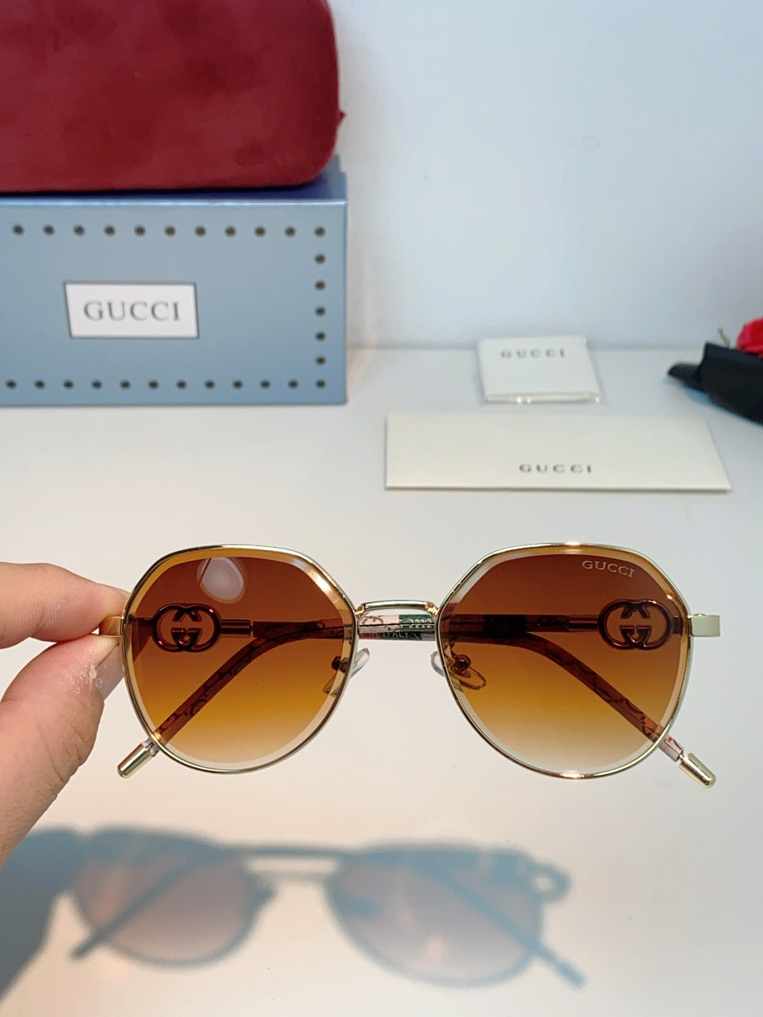 GUCCI 26S POLYGONAL FRAME IN METAL 426442