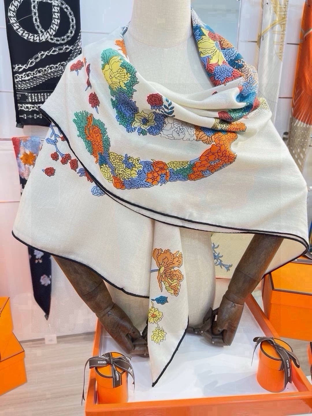 HERMES 26S SCARF 140 IN SILK AND CASHMERE 496067