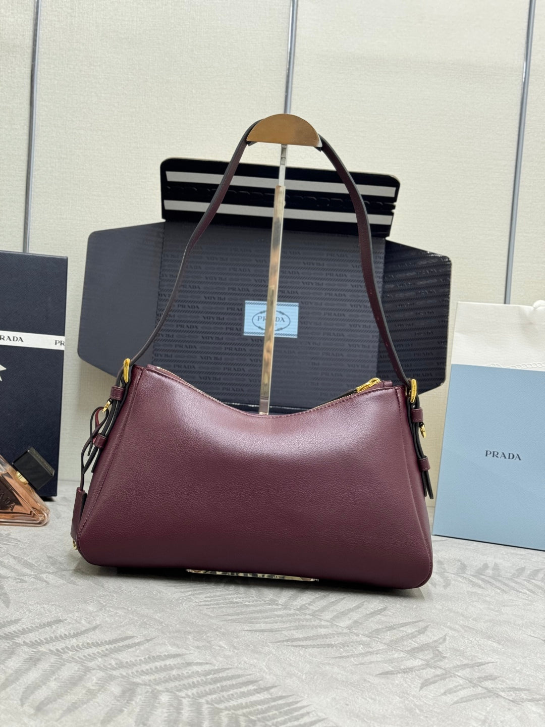 PRADA 25S AIMEE MEDIUM SHOULDER BAG 31 IN BURGUNDY CALFSKIN