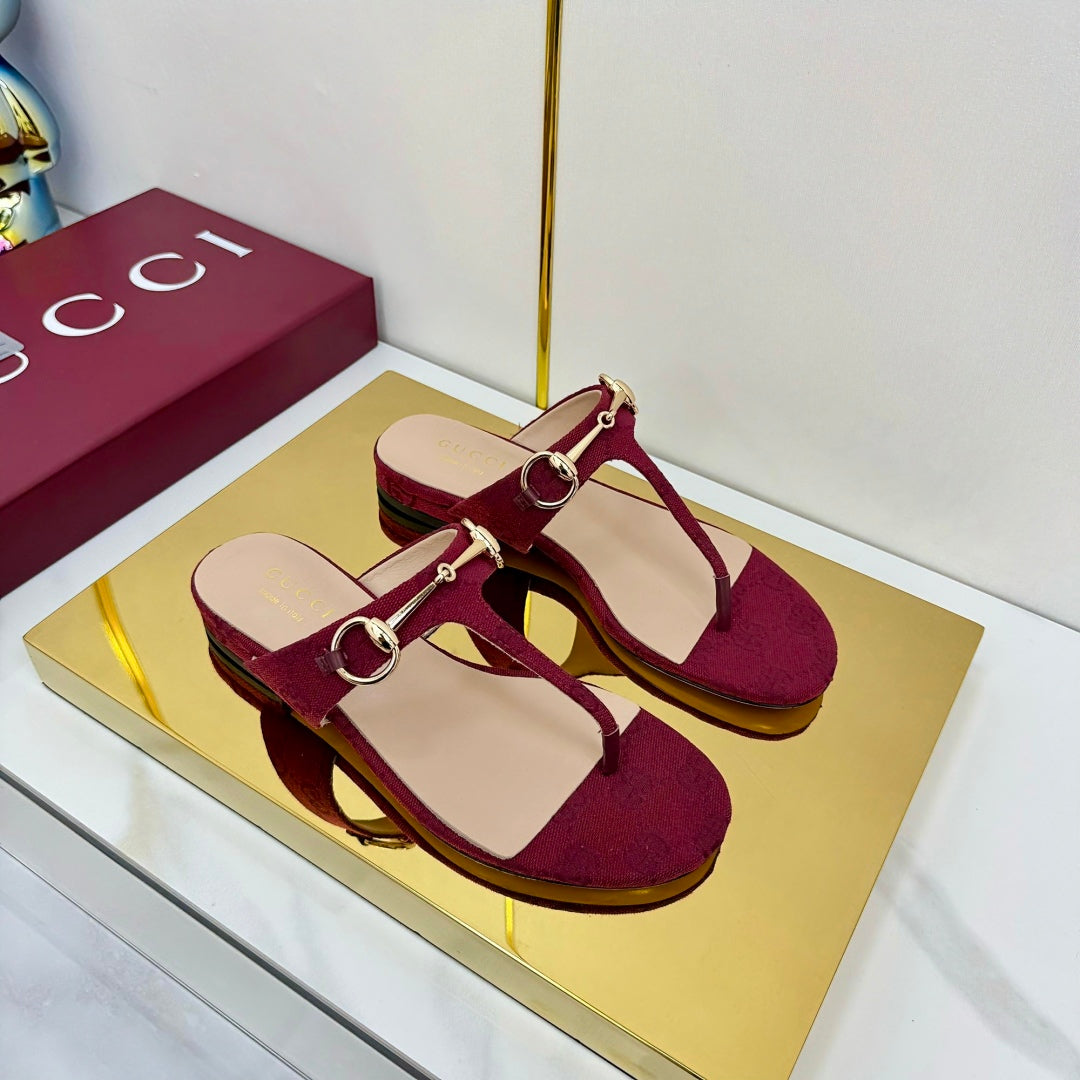 GG THONG SANDALS 25S IN RED LAMBSKIN MIX CANVAS WITH GOLD HARDWARE