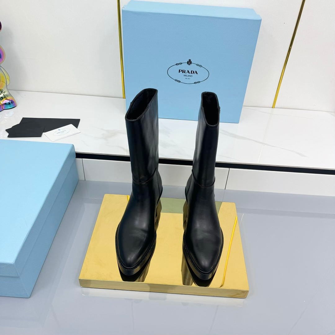 PRADA 25S BROOKLYN BOOTS 50MM IN BLACK CALFSKIN WITH LOGO