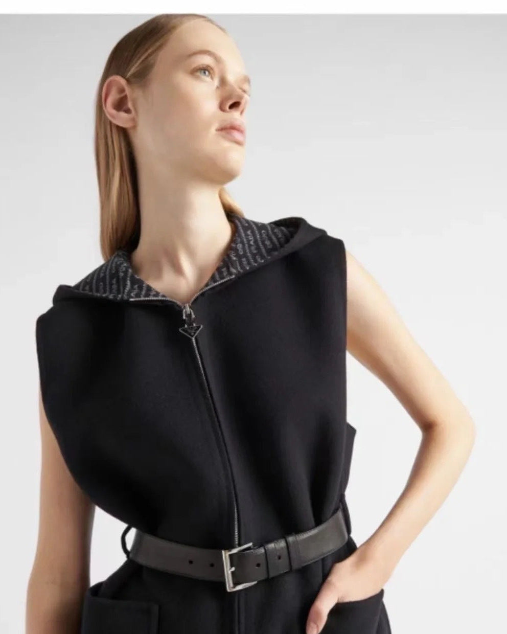 PRADA 25S WOOL VEST COAT 477