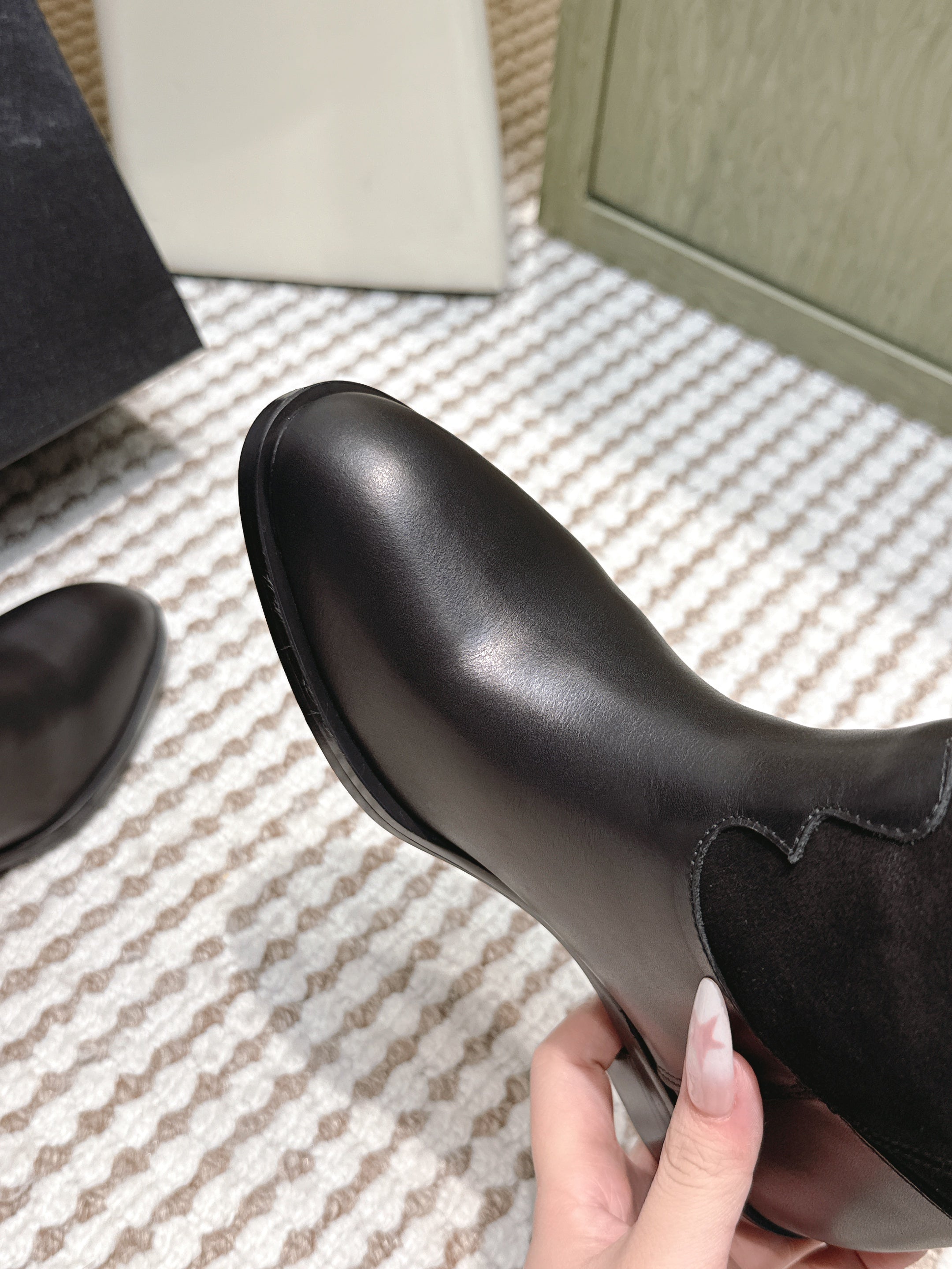 CHANEL 25S KNEE-HIGH BOOTS IN BLACK SUEDE AND CALFSKIN