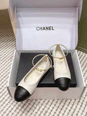 CHANEL 25S BALLERINA SHOES IN WHITE AND BLACK CALFSKIN GOLD HARDWARE