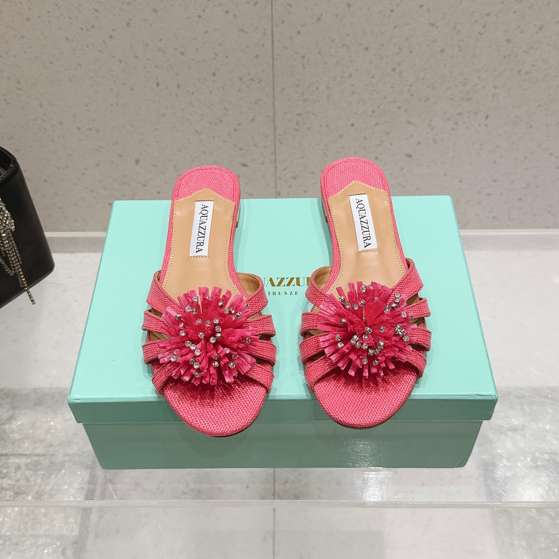 AQUAZZURA 26S SANDALS IN PINK WOVEN RAFFIA