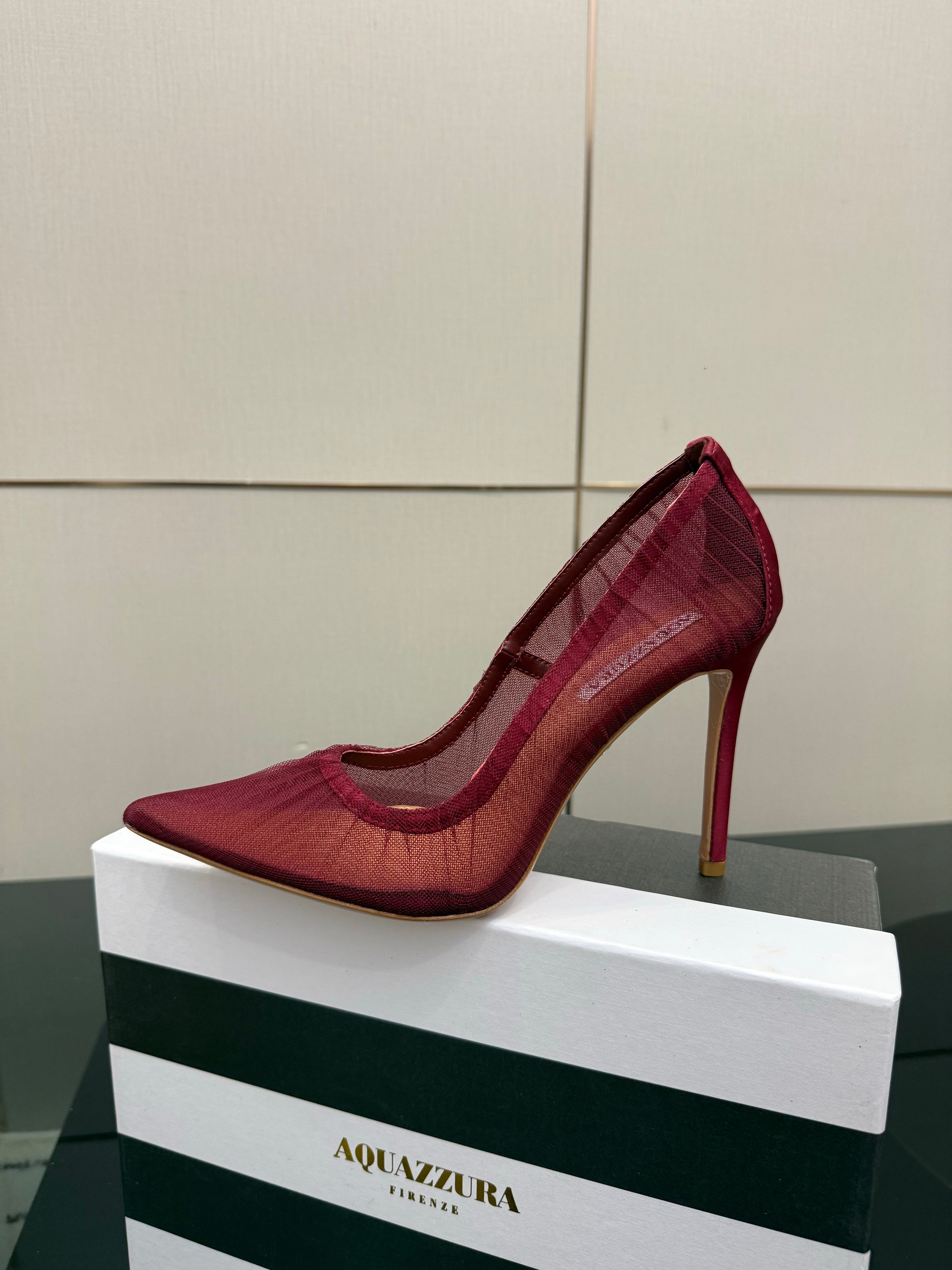 AQUAZZURA 26S OPTIC PUMPS 100 MM IN DARK RED PLEATED MESH & SATIN