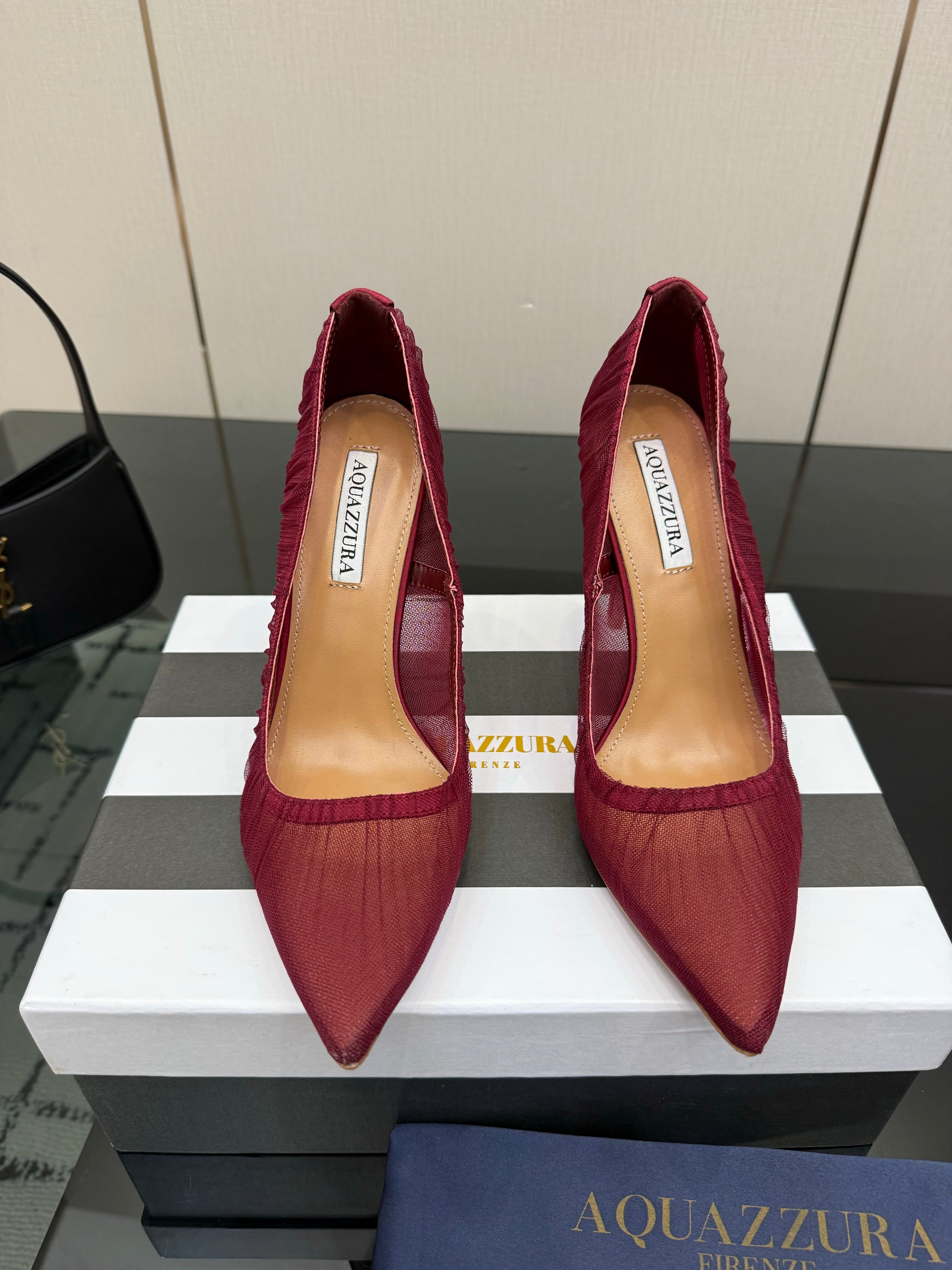 AQUAZZURA 26S OPTIC PUMPS 100 MM IN DARK RED PLEATED MESH & SATIN