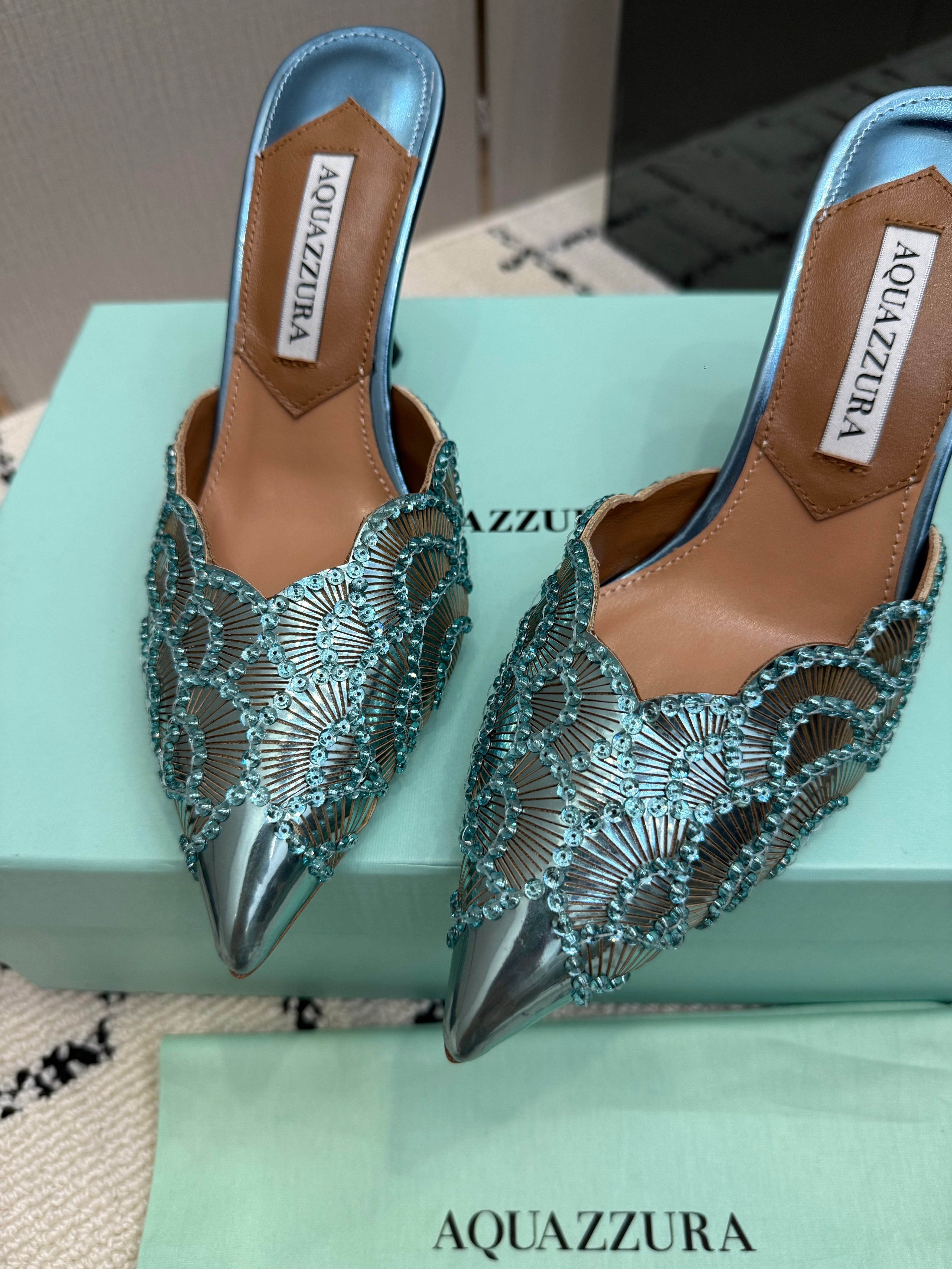 AQUAZZURA 26S HEEL MULES 85 MM IN METALLIC LIGHT BLUE SEQUIN AND CALFSKIN