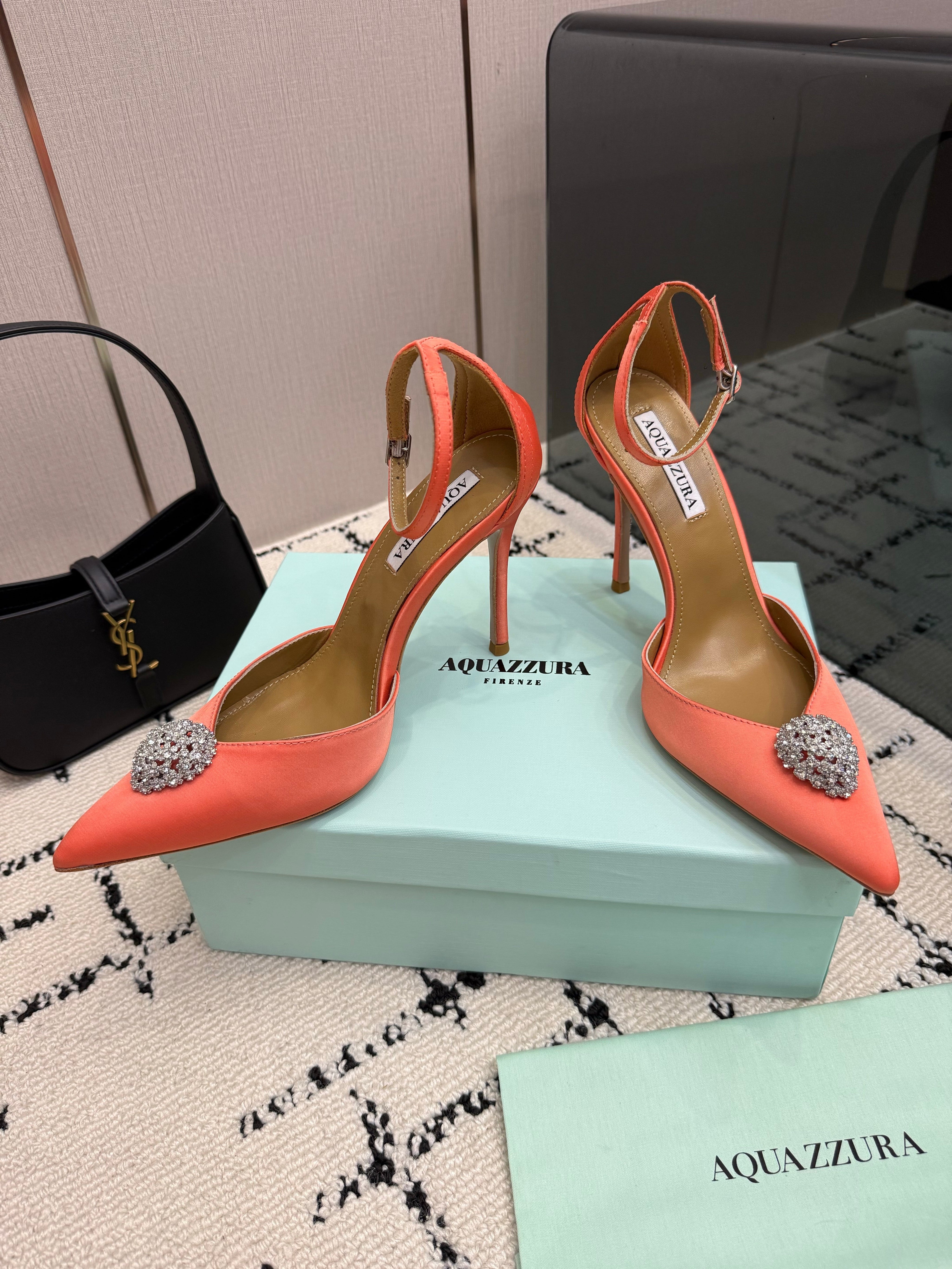 AQUAZZURA 26S POINTED-TOE PUMPS 105 MM IN LIGHT ORANGE SATIN