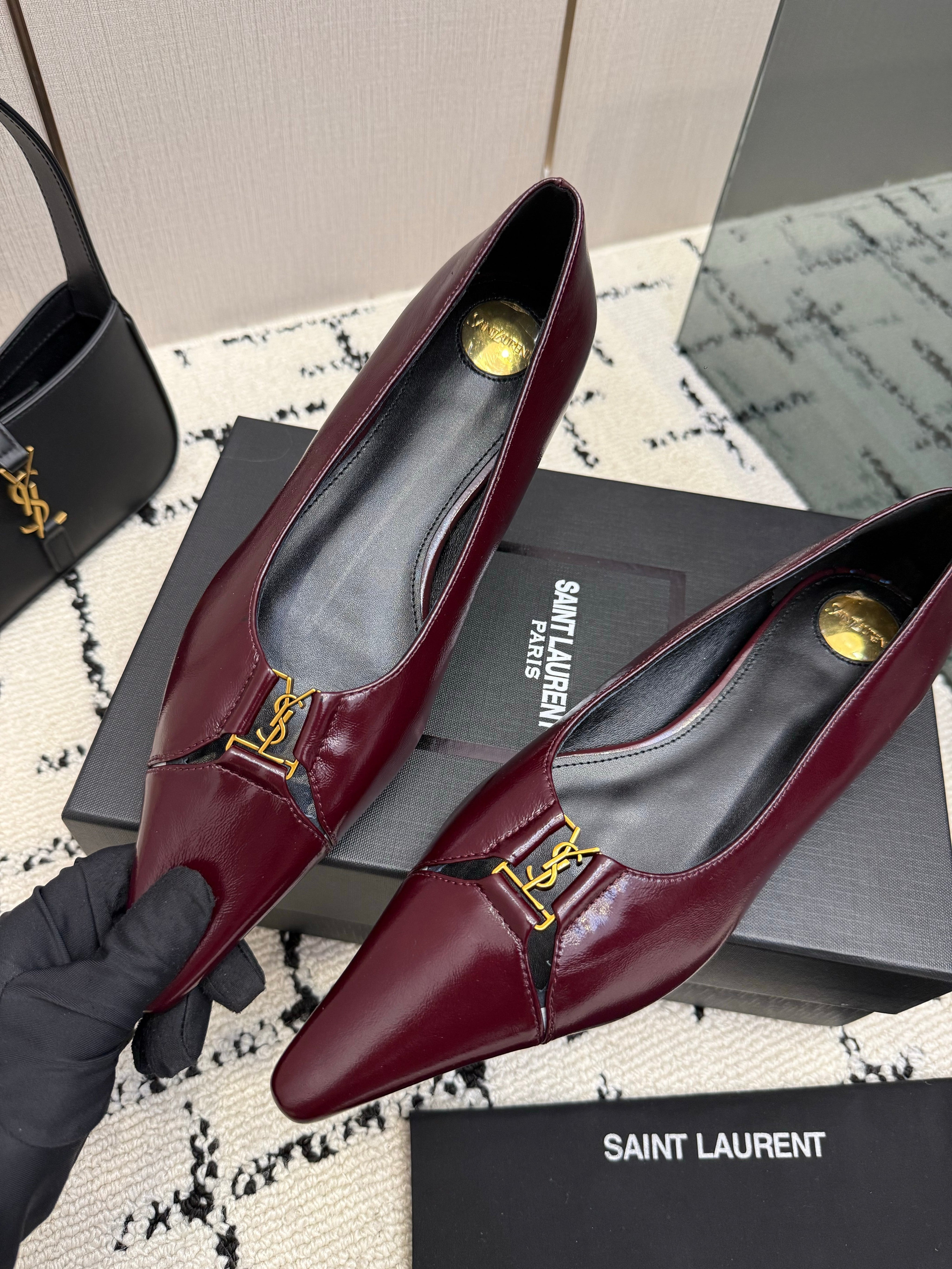 YSL 26S POINTED TOE FLATS IN BURGUNDY CALFSKIN PATENT WITH YSL LOGO HARDWARE