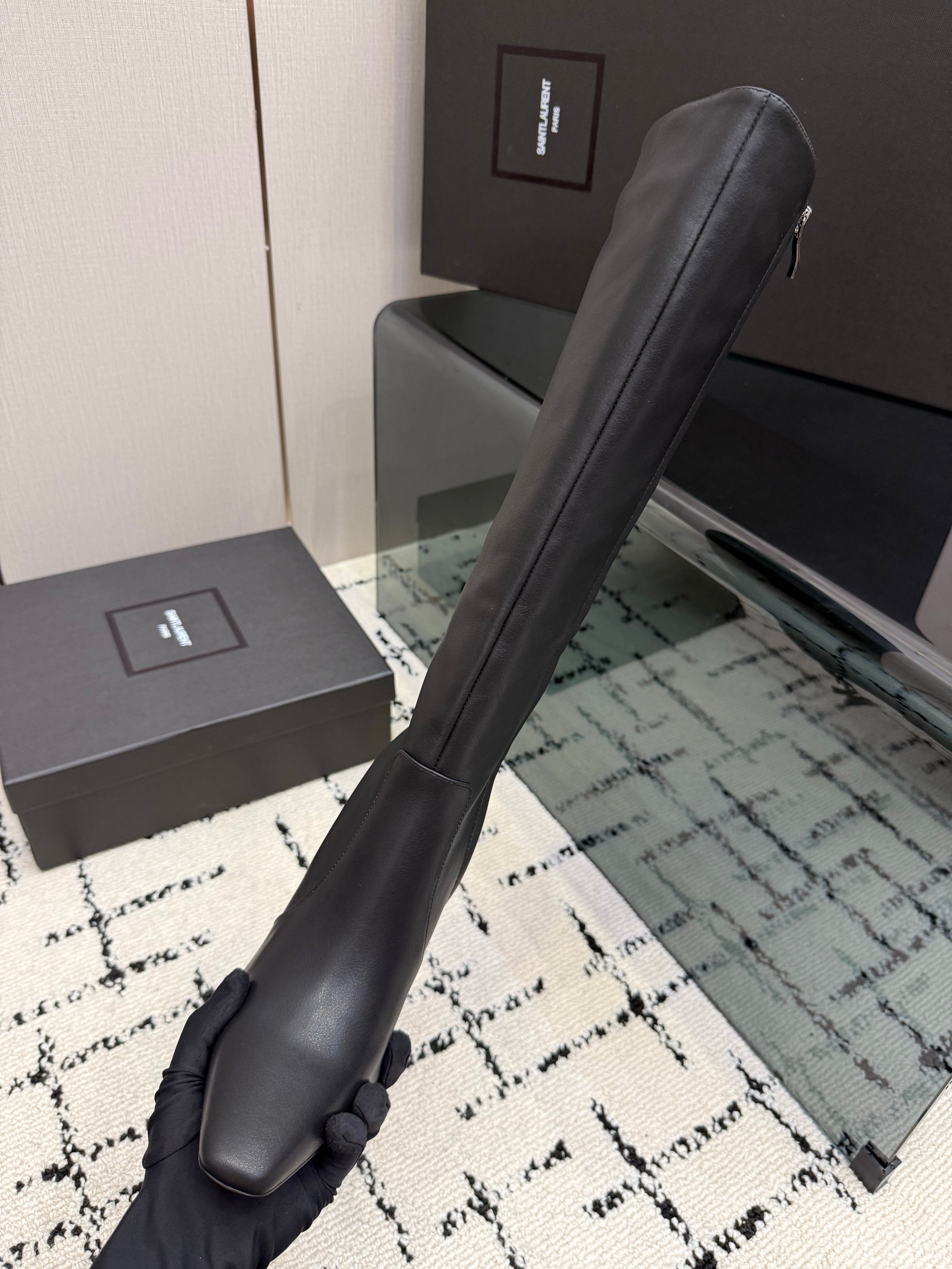 YSL 26S KNEE HIGH BOOTS 100 MM IN BLACK LAMBSKIN POINTED TOE