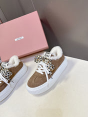 MIUMIU 25S SNEAKERS 45MM IN EARTH BROWN SUEDE WITH LEOPARD-PRINT LACES SHEARLING