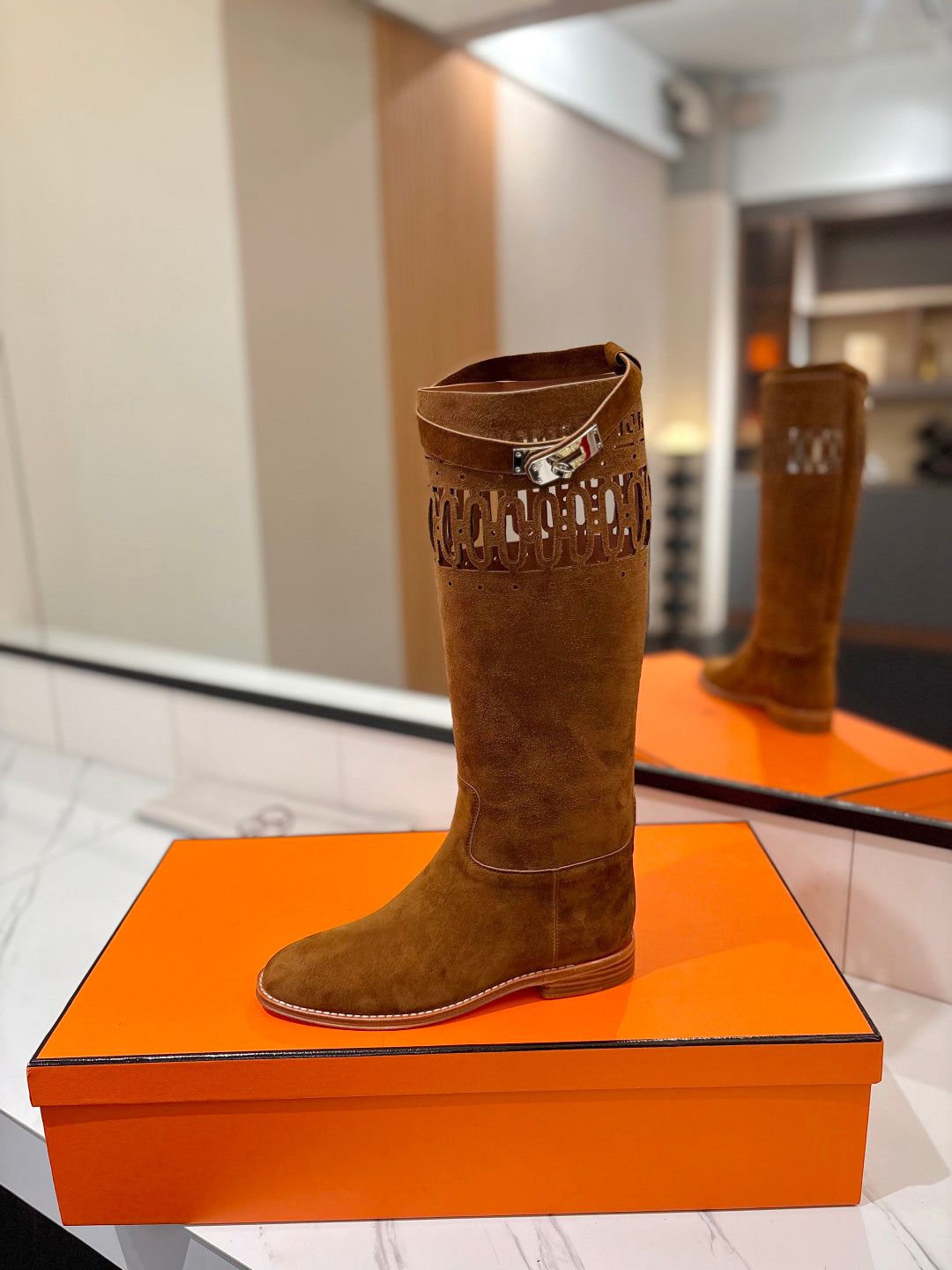 HM 26S PERFORATED HIGH-TOP BOOTS IN BROWN SUEDE