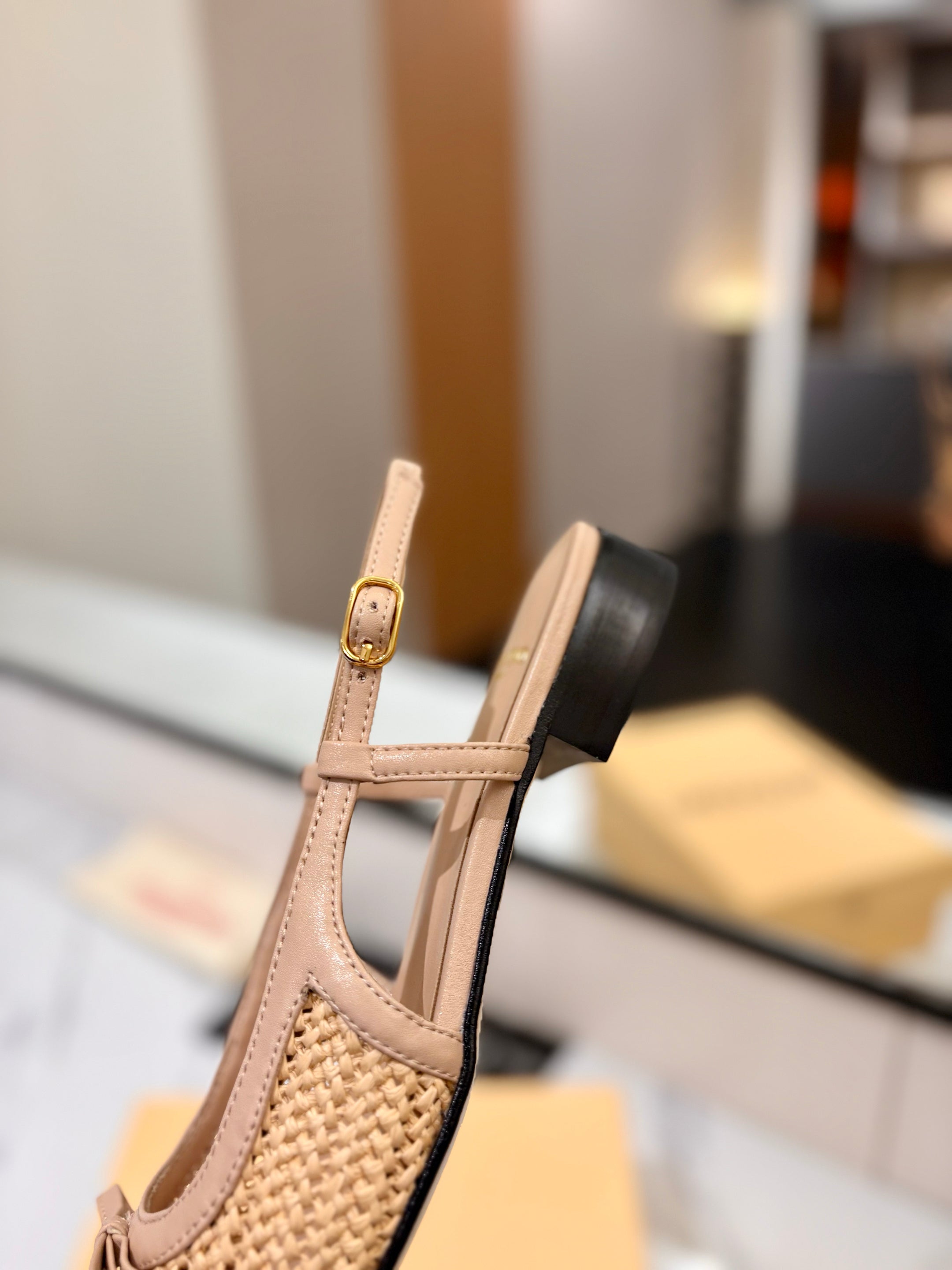 VALENTINO 26S SLINGBACK FLATS IN BEIGE AND BURGUNDY CALFSKIN