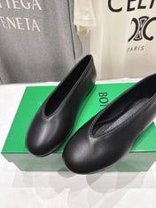 BOTTEGA VENETA 26S BALLET FLATS IN BLACK LAMBSKIN