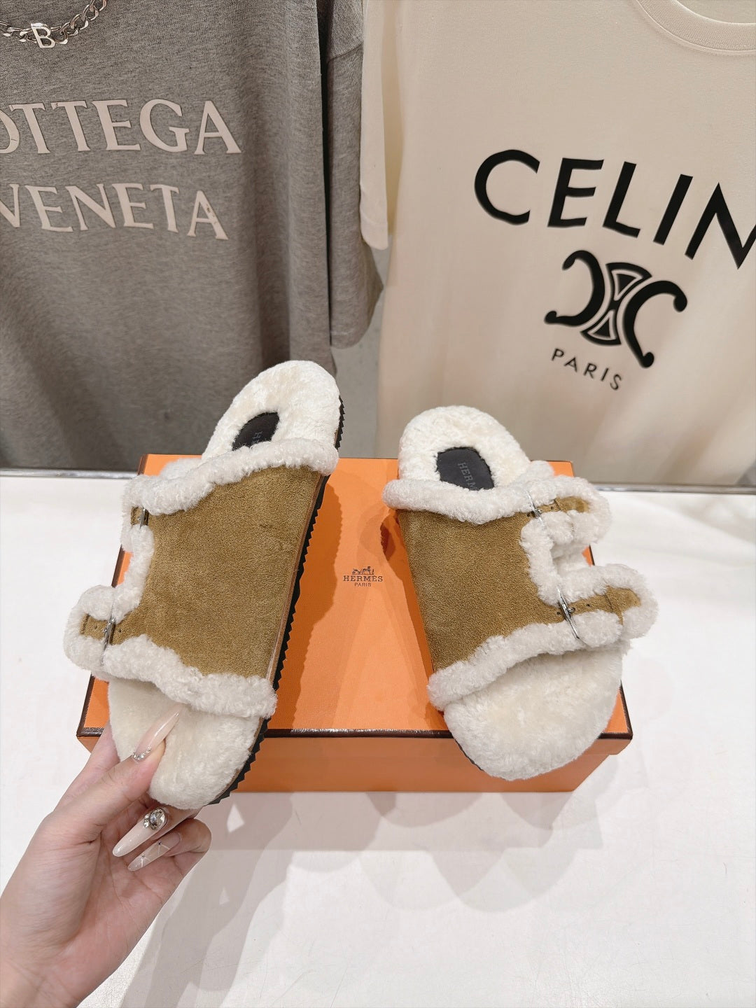 HM 26S CHYPRE SANDALS IN KHAKI SUEDE AND CREAM WHITE WOOL