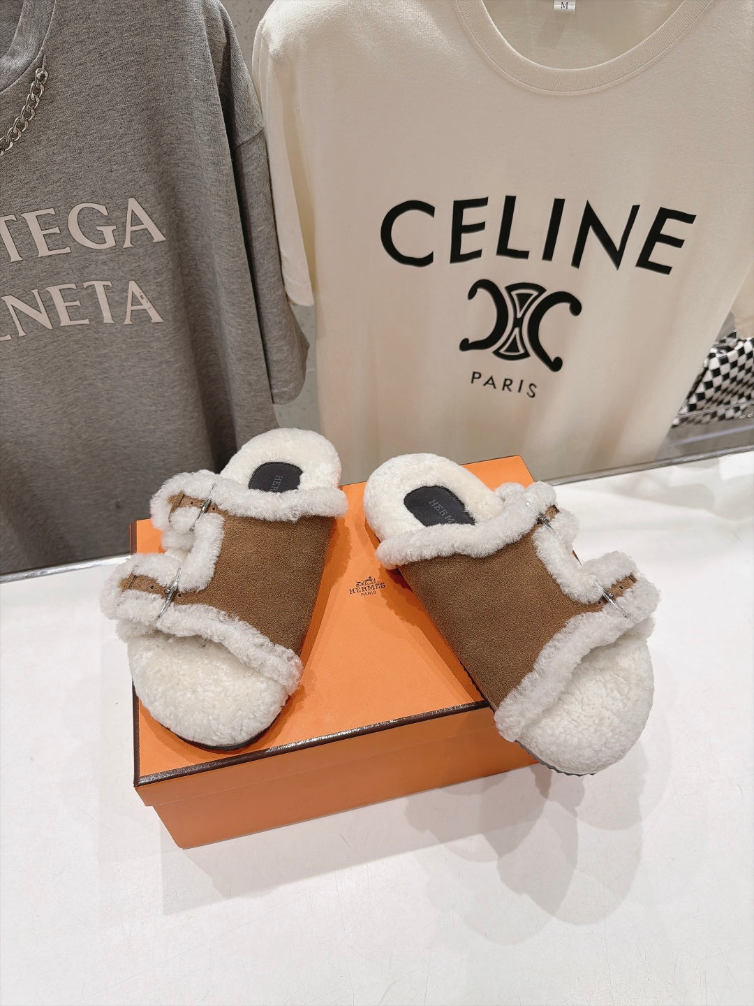 HM 26S CHYPRE SANDALS IN BROWN SUEDE AND CREAM WHITE WOOL