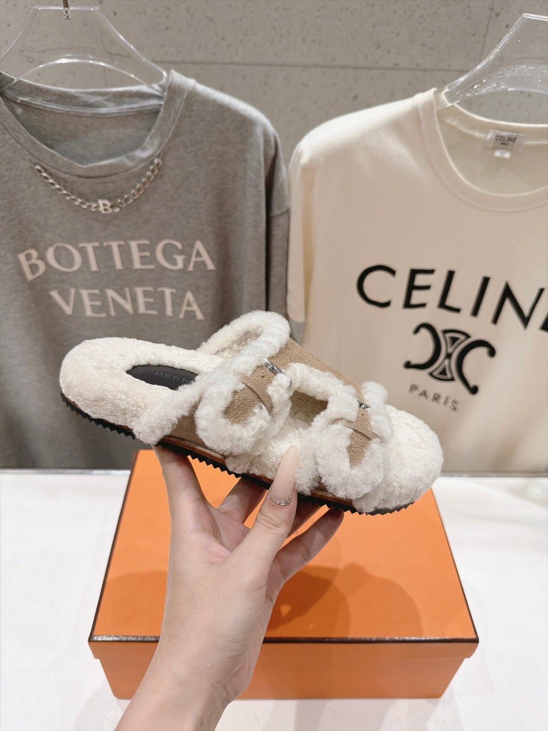 HM 26S CHYPRE SANDALS IN BEIGE SUEDE AND CREAM WHITE WOOL