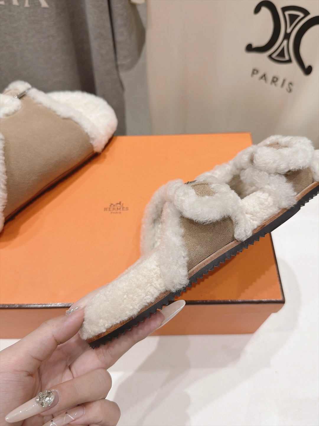 HM 26S CHYPRE SANDALS IN BEIGE SUEDE AND CREAM WHITE WOOL