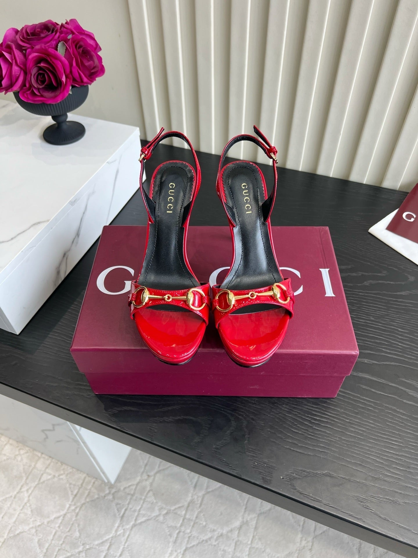 GUCCI 26S HORSEBIT GG SANDALS 105 MM IN RED PATENT CALFSKIN