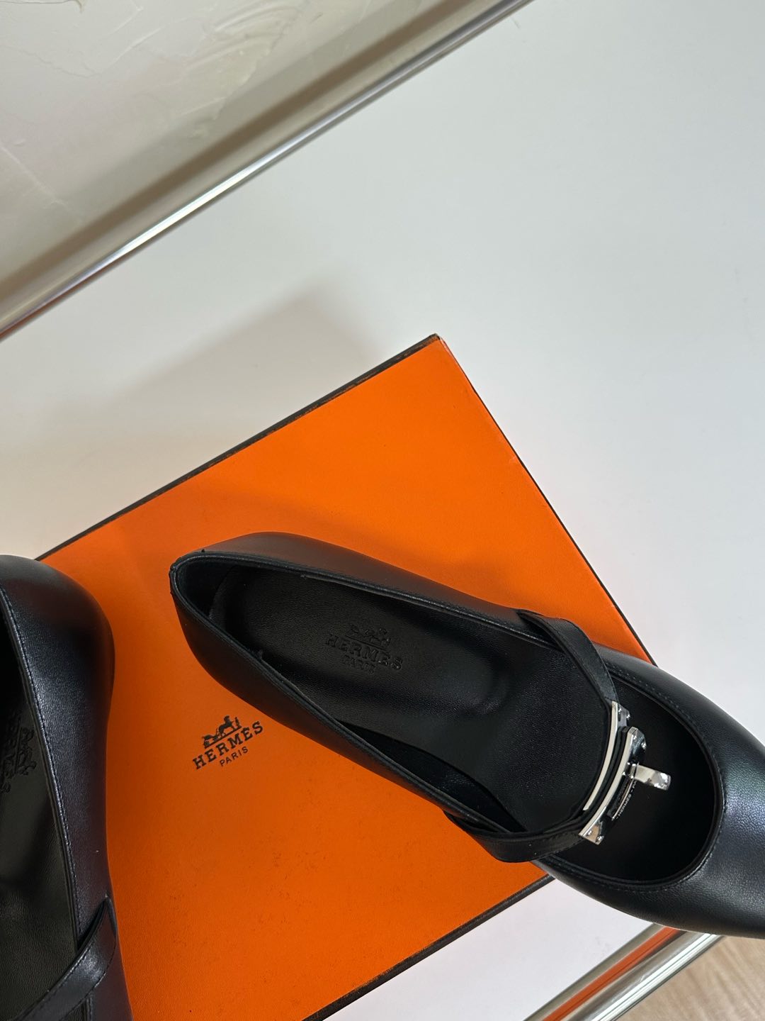 KIARA FLAT PUMP IN BLACK CALFSKIN