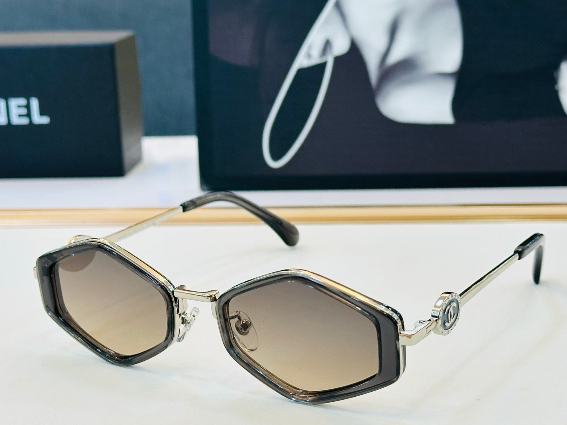 CHANEL 26S GEOMETRIC FRAME IN ACETATE 403023