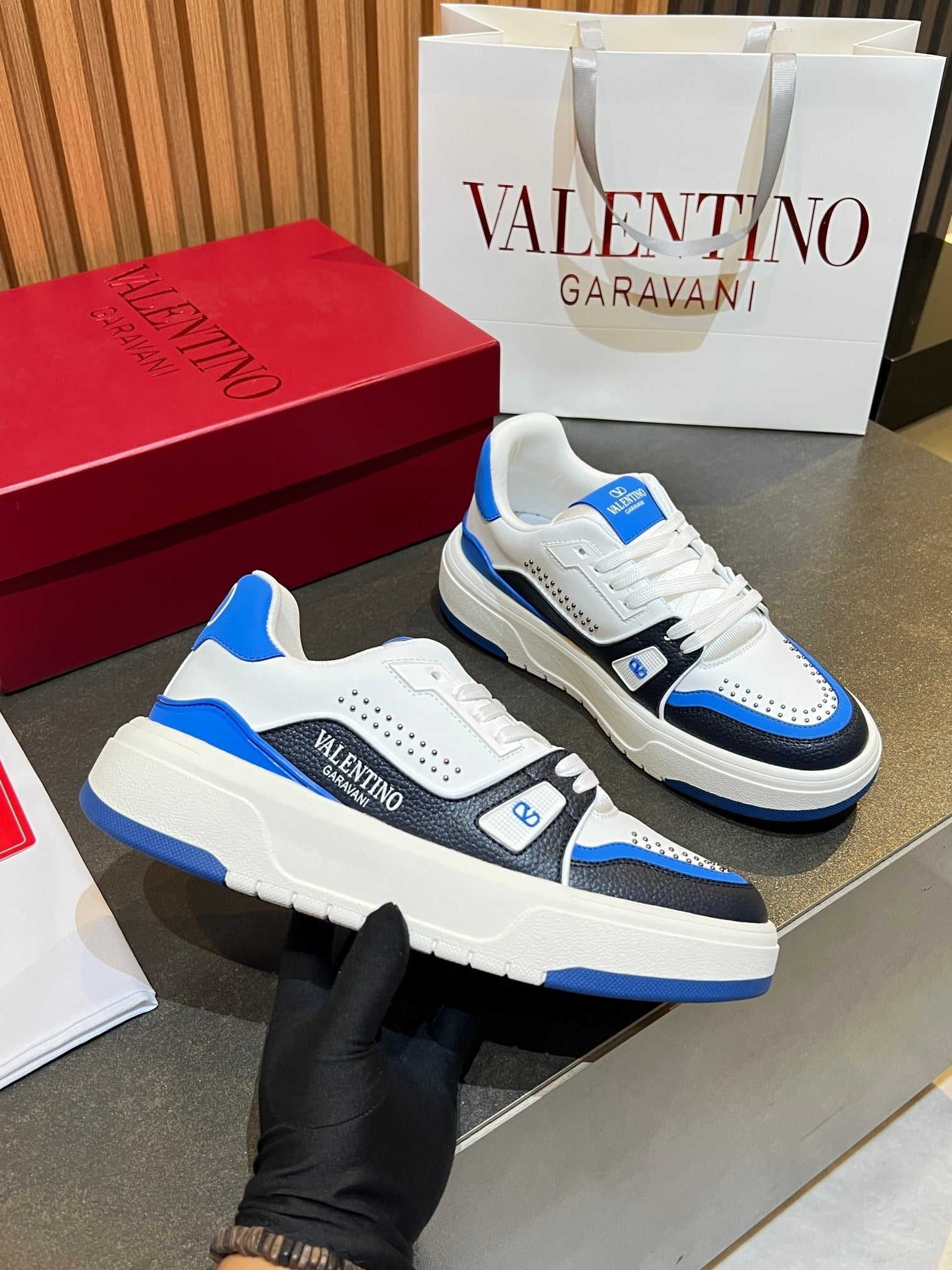 VALENTINO 26S ONESTUD SNEAKERS IN WHITE MIX BLUE CALFSKIN