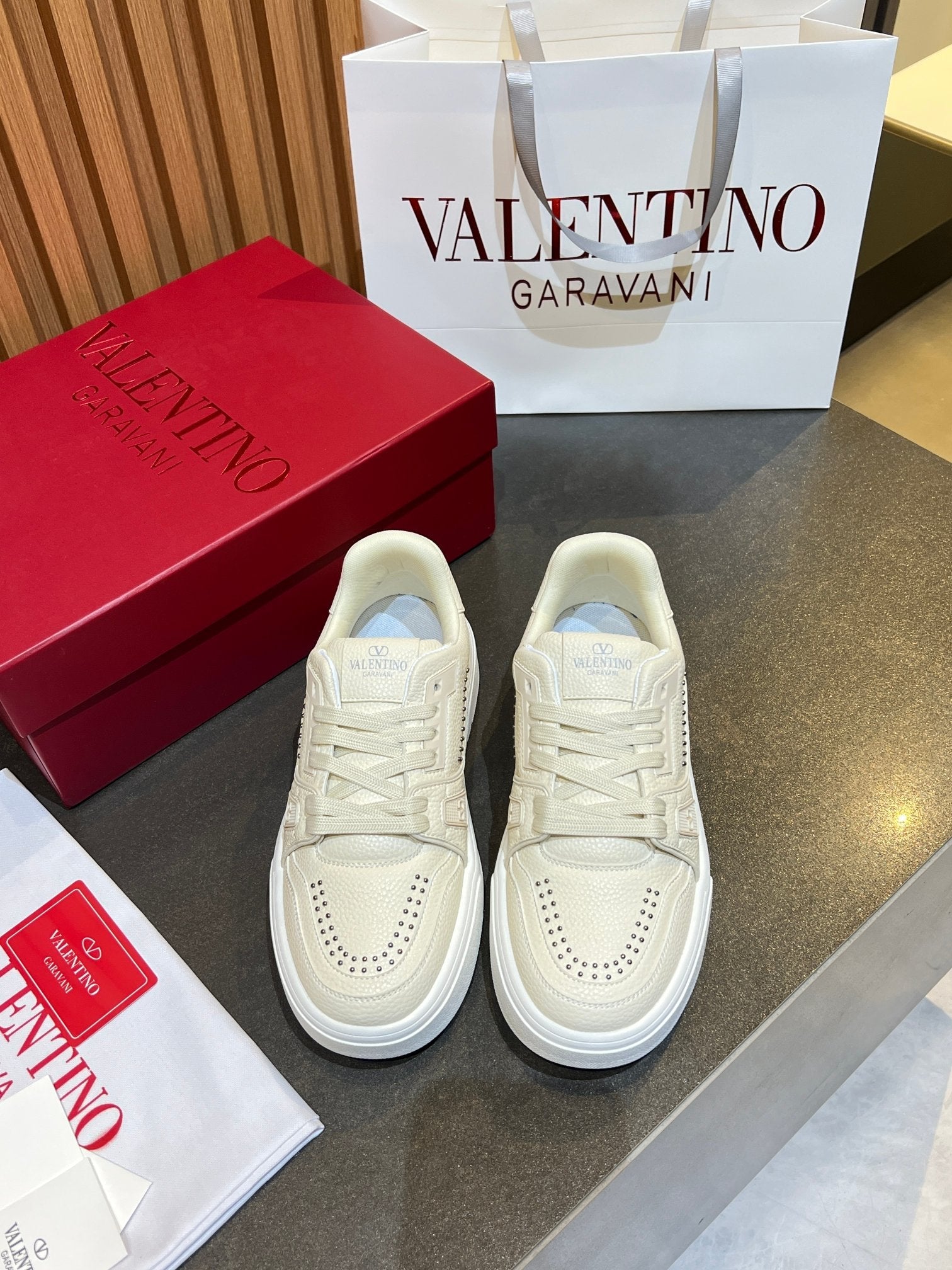 VALENTINO 26S ONESTUD SNEAKERS IN CREAM WHITE CALFSKIN