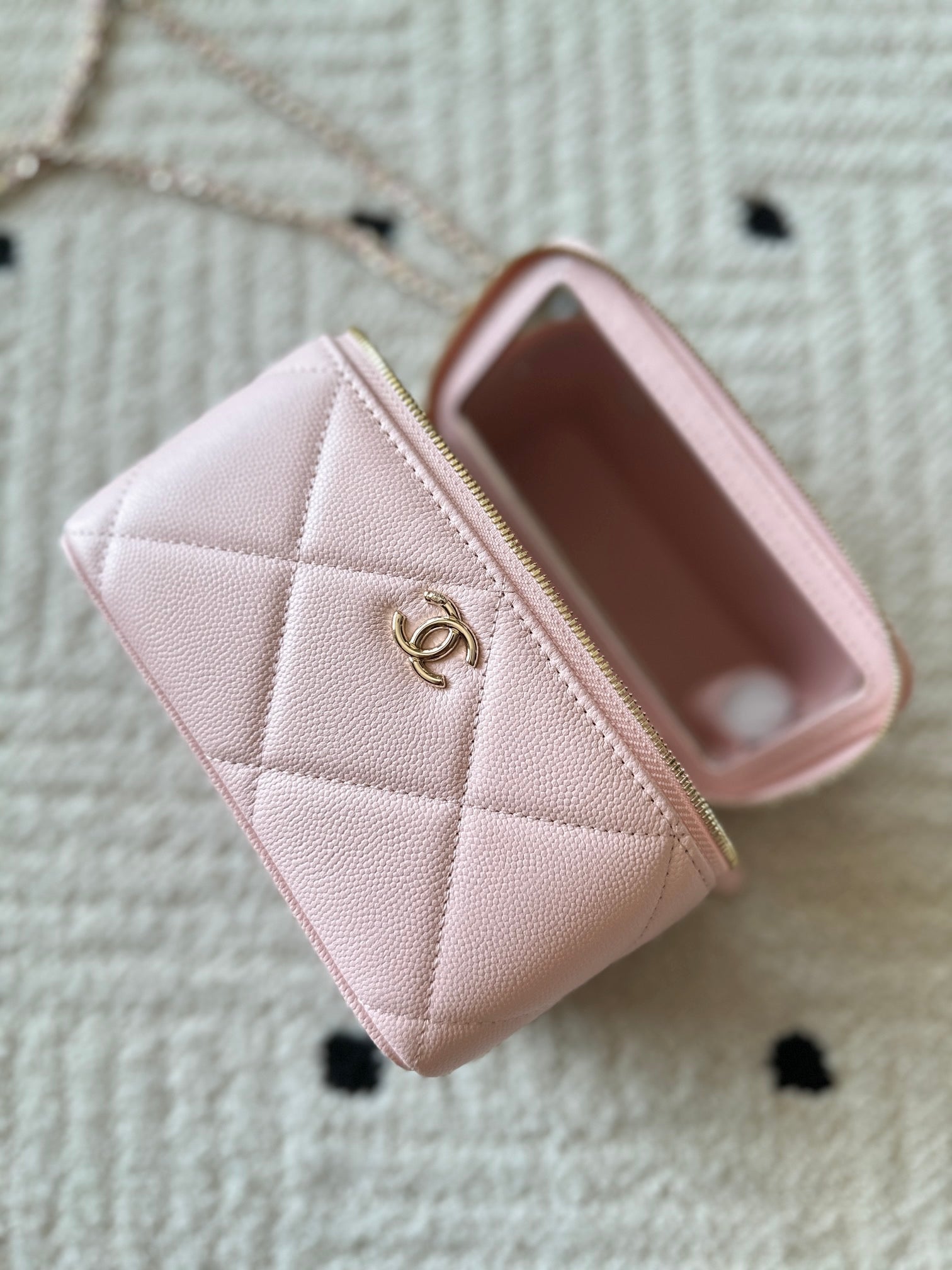 CHANEL 25S VANITY BAG 17 IN LIGHT PINK CAVIAR LEATHER WITH GOLD HARDWARE