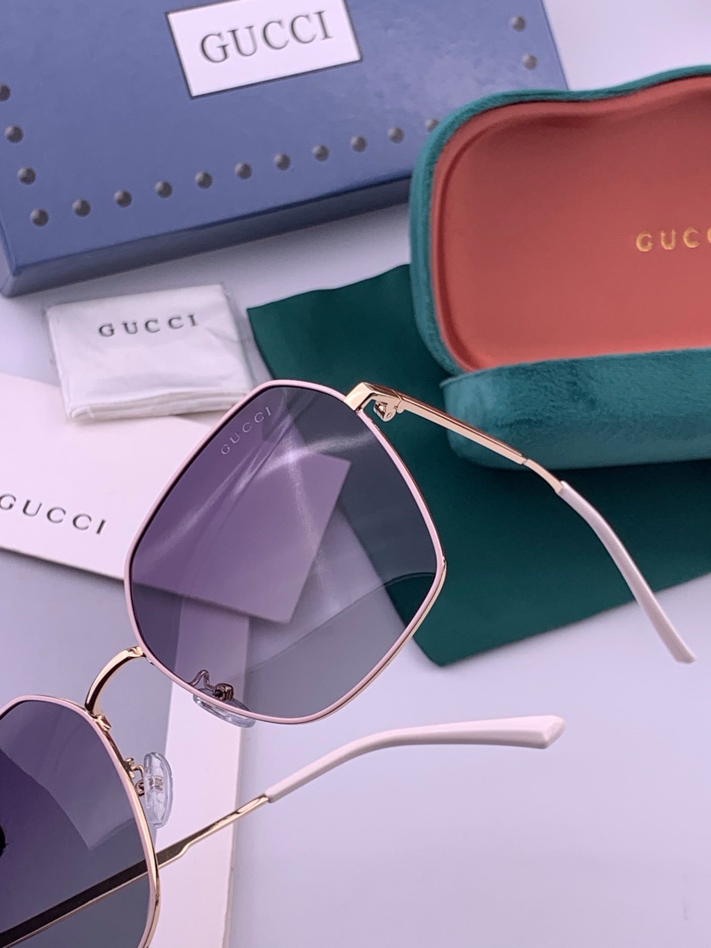 GUCCI 26S SQUARE FRAME IN METAL 422497