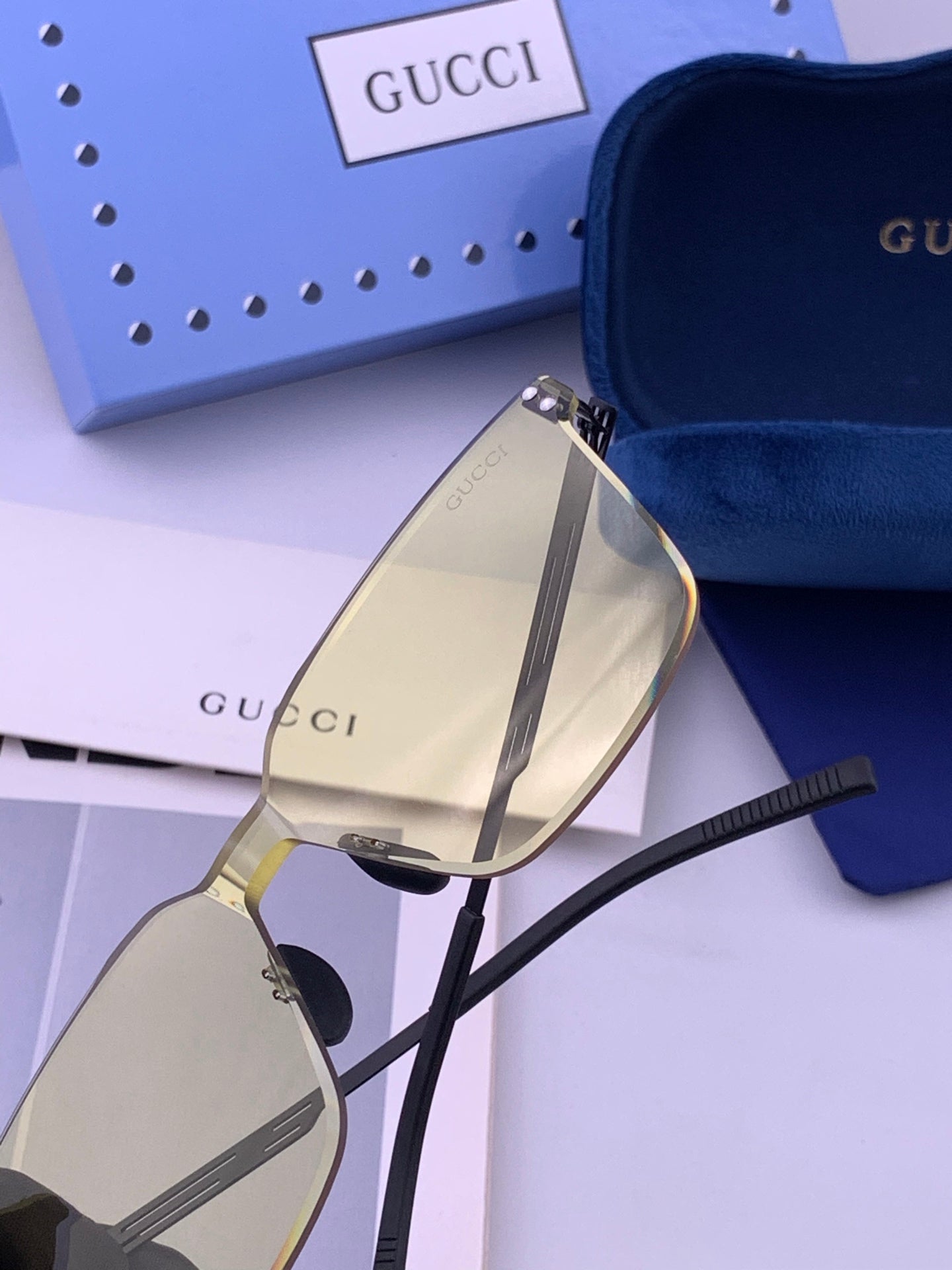 GUCCI 26S SQUARE FRAME IN METAL 422541