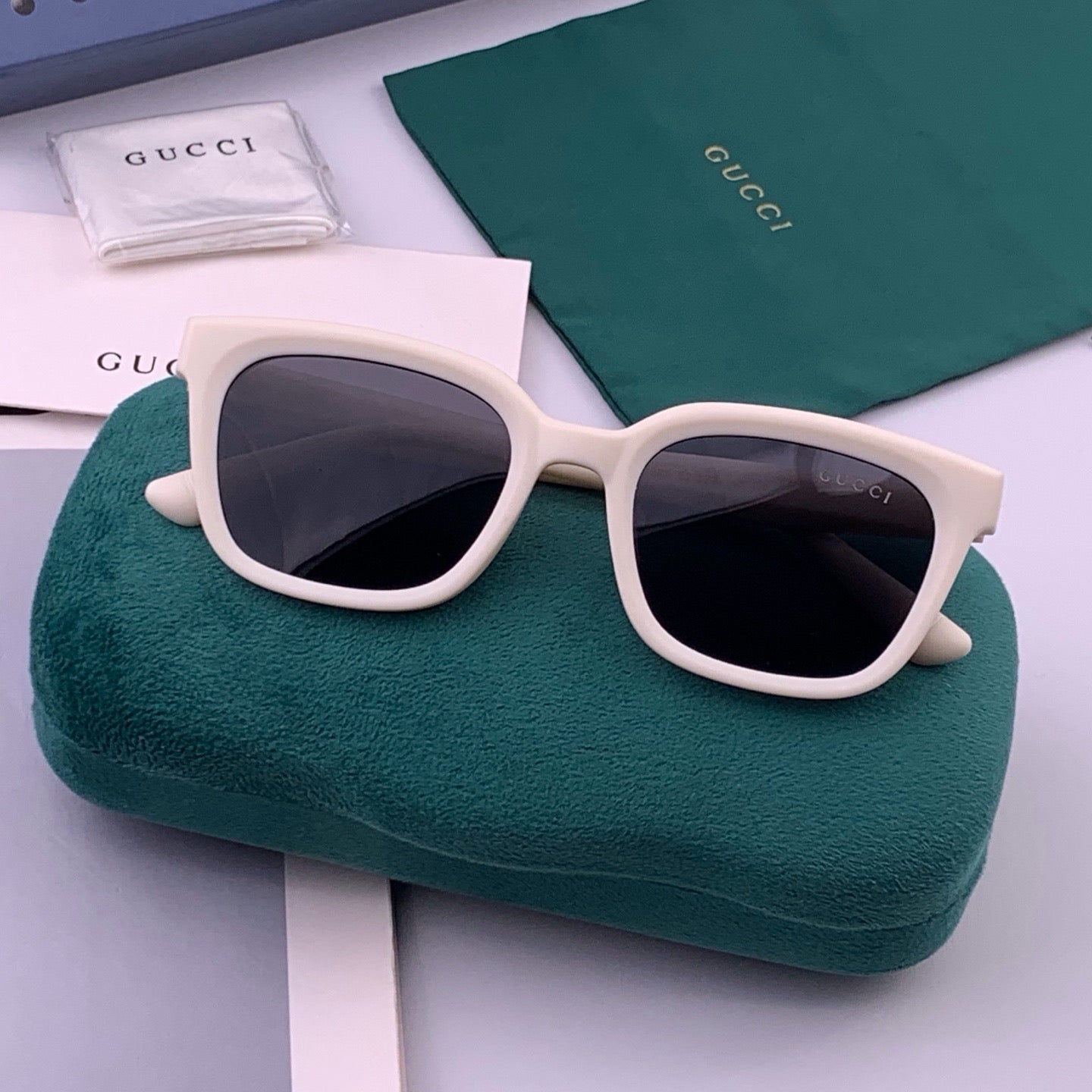 GUCCI 26S SQUARE FRAME IN ACETATE 426569