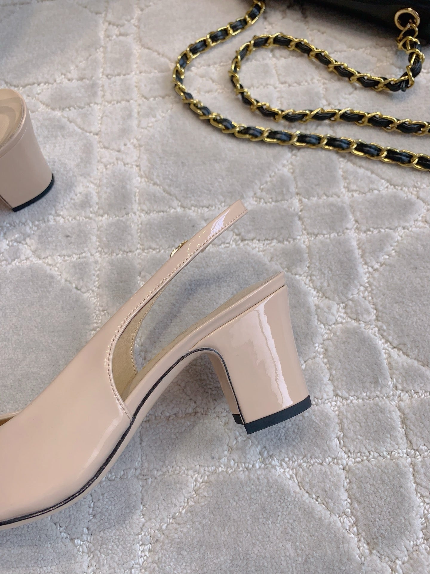 HIGH SLINGBACKS 65 MM IN BEIGE CREAM PATENT CALFSKIN