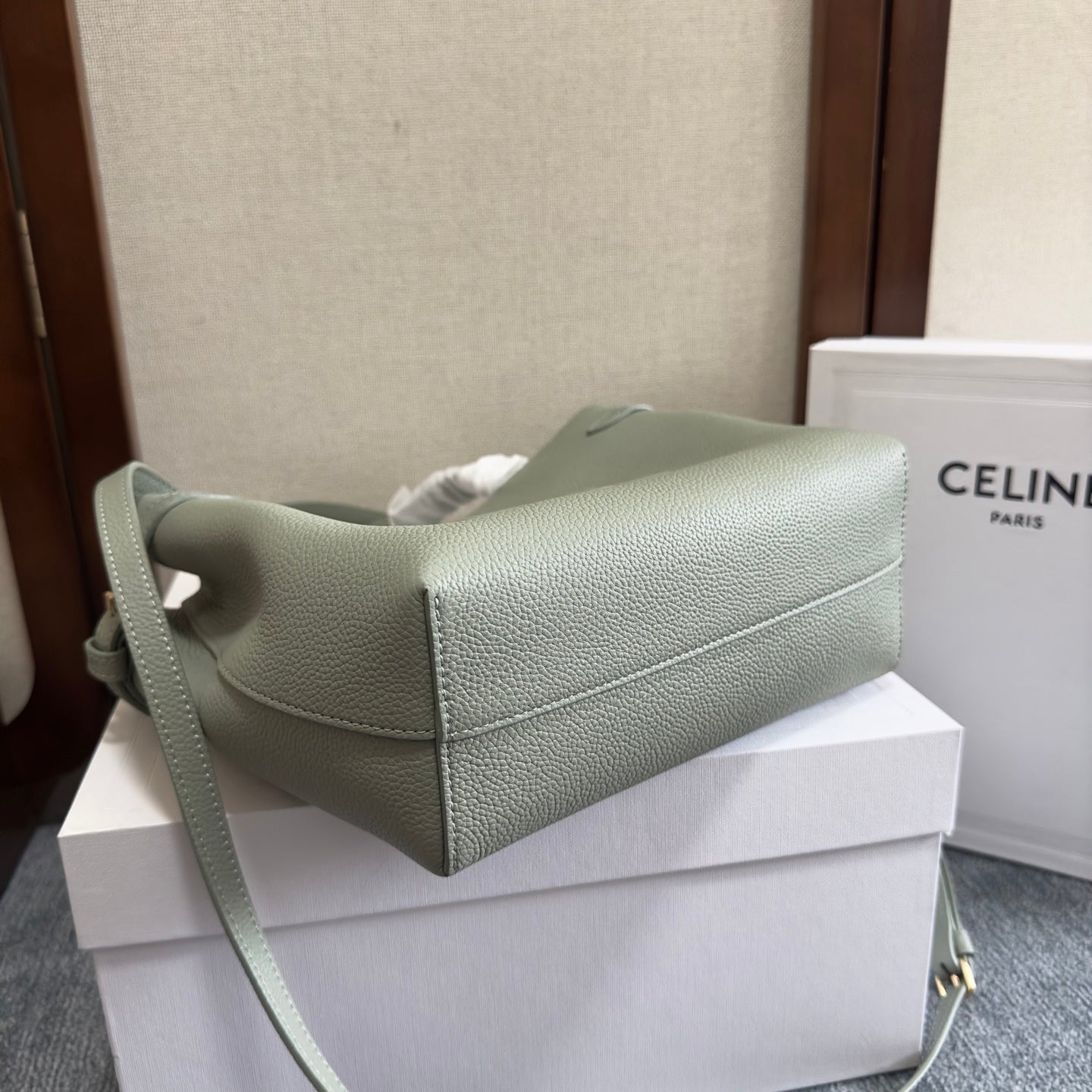 MINI CABAS ANAIS CUIR TRIOMPHE 20 IN LIGHT CLAY GRAINED CALFSKIN