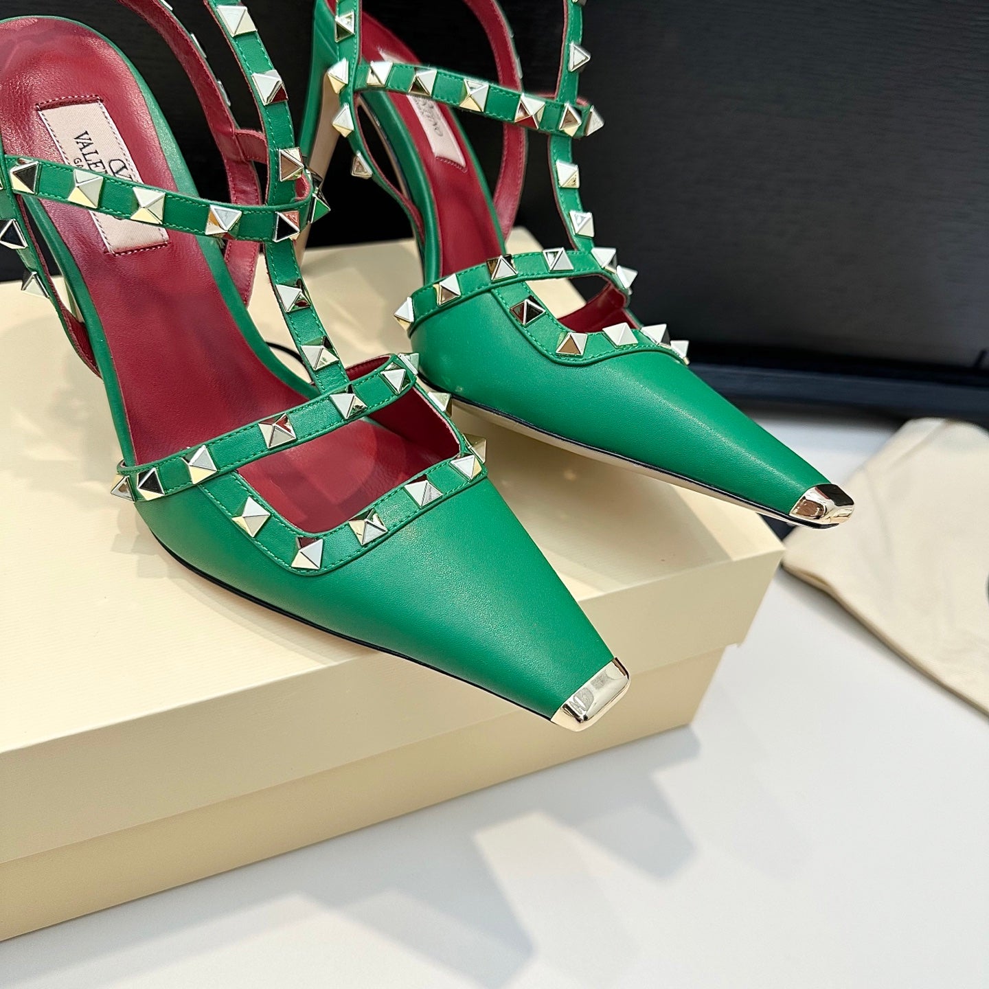 VALENTINO 26S ROCKSTUD SLINGBACK PUMPS 100 MM IN GREEN CALFSKIN