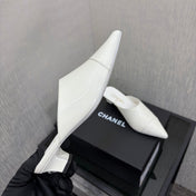 LV 26S HIGH-HEELED MULES 40 MM IN WHITE PATENT CALFSKIN