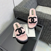 CHANEL 26S SLIDE SANDALS IN BLACK AND LIGHT PINK SHEARLING OPEN TOE