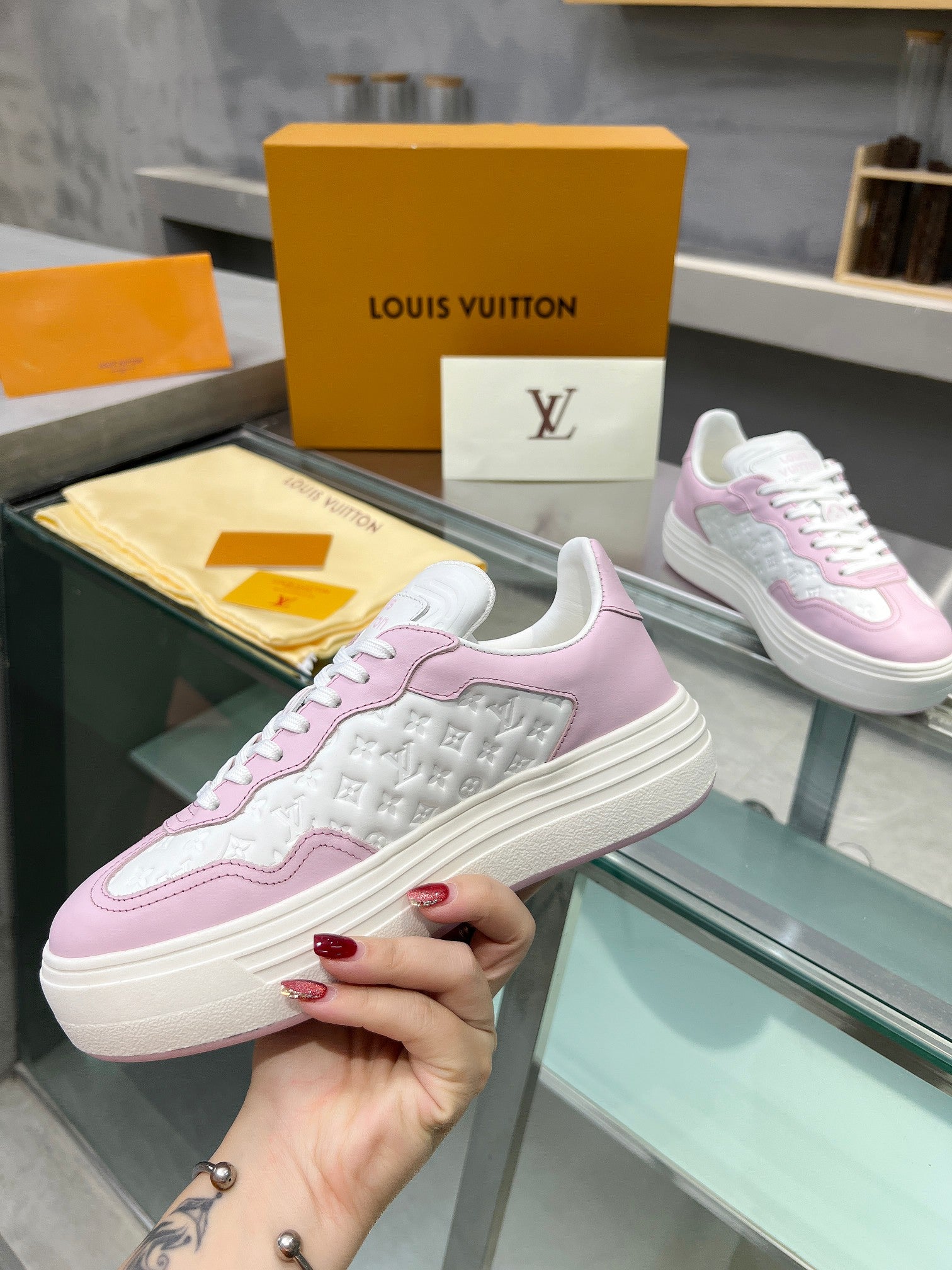 LV WOMEN GROOVY PLATFORM IN WHITE MIX LIGHT PINK EMBOSSED CALFSKIN