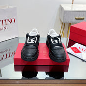 VALENTINO 25S GARAVANI FREEDOTS SNEAKERS IN BLACK LAMBSKIN