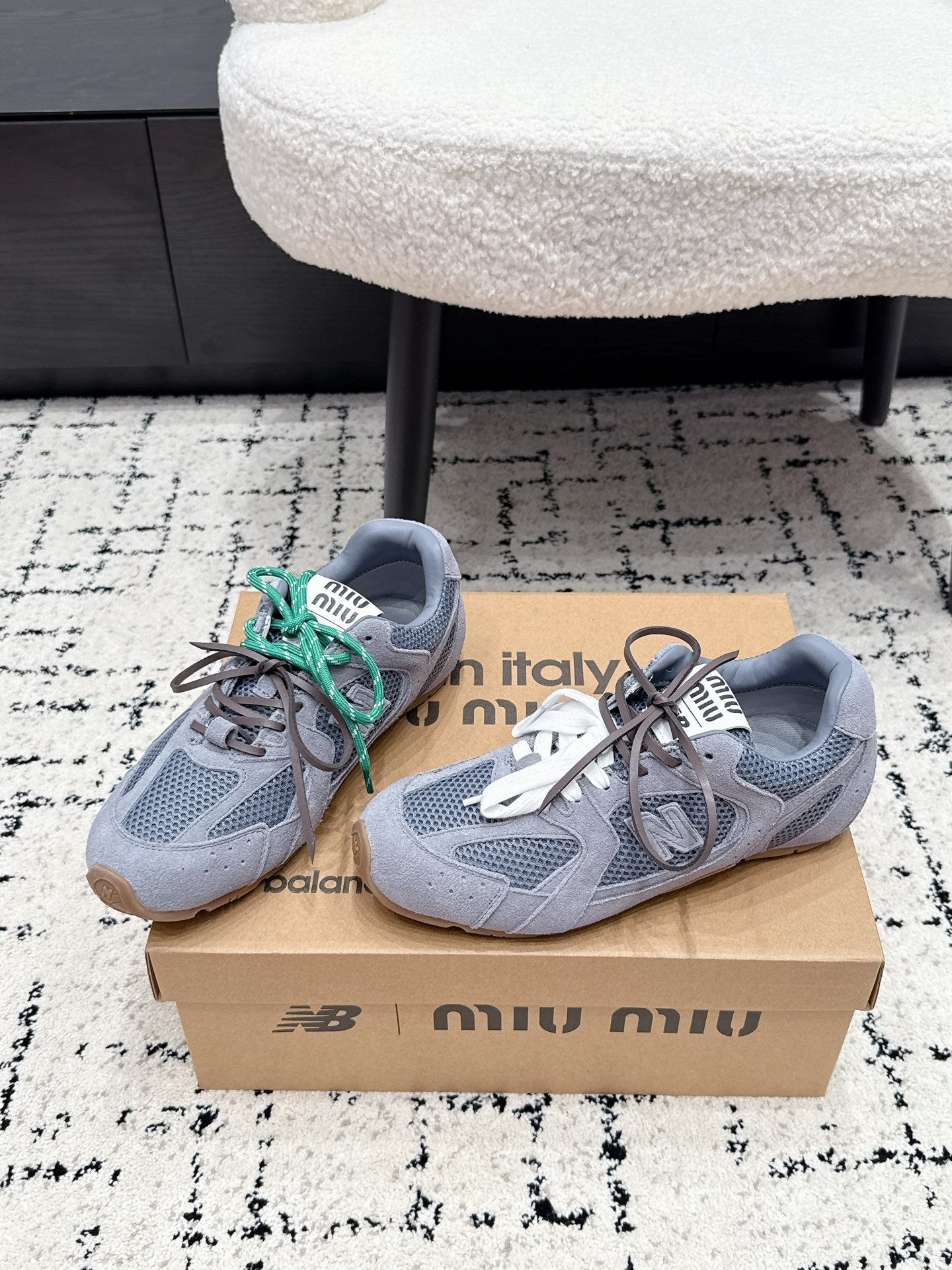 MIUMIU 26S SNEAKERS IN LIGHT PURPLE SUEDE SUEDE AND MESH FABRIC