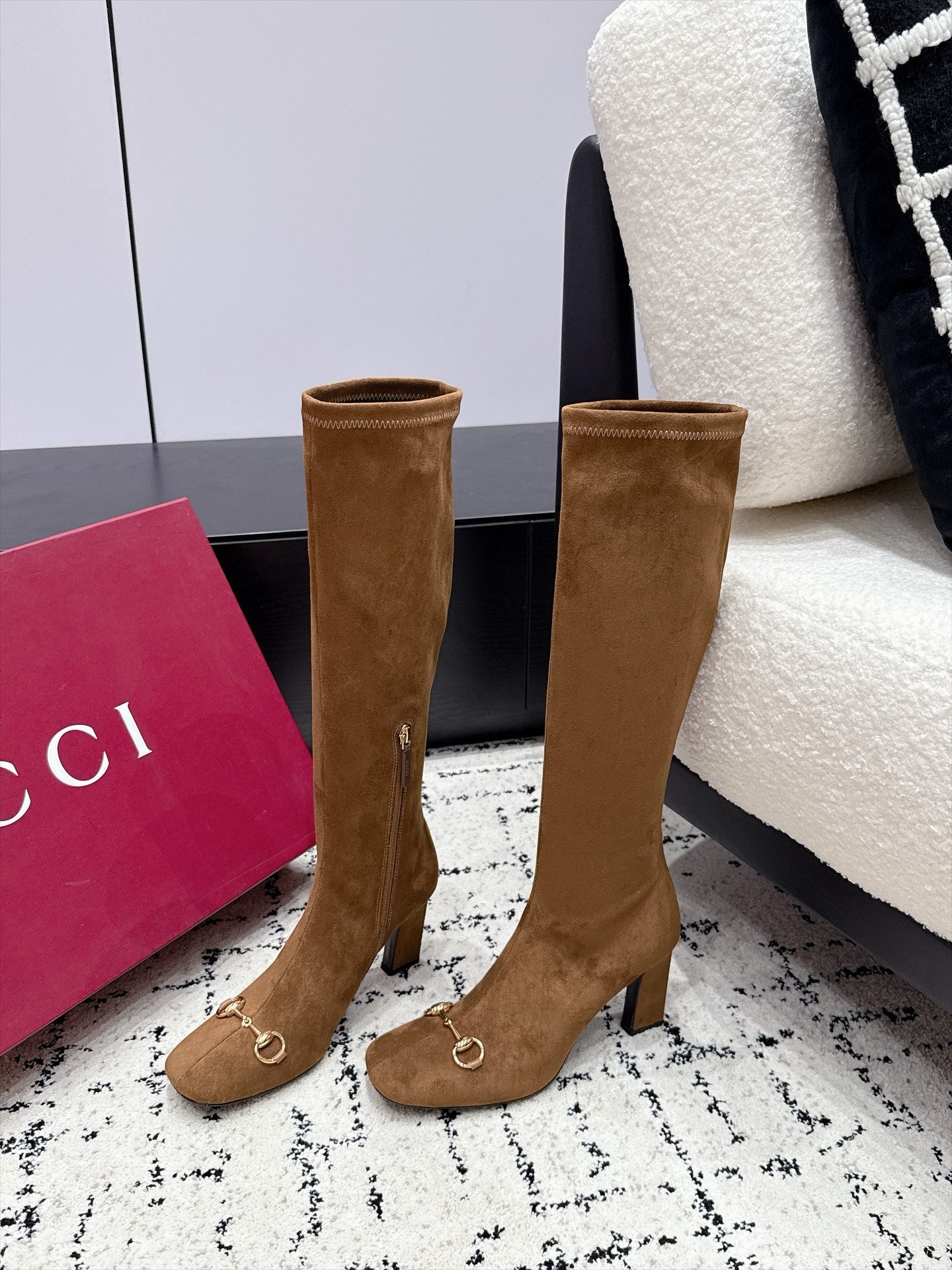 GUCCI 26S HORSEBIT KNEE-HIGH BOOTS 75 MM IN BROWN SUEDE